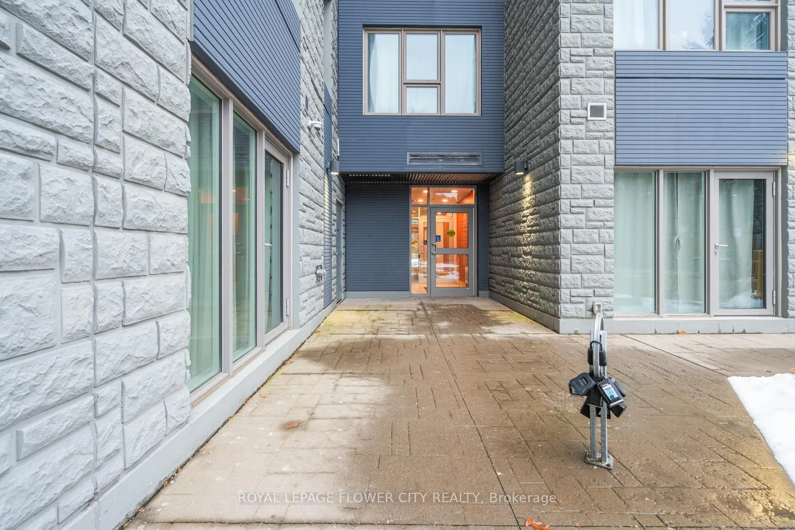 Photo 9 of Unit 303, 77 Leland Street, Hamilton, Ainslie Wood — HOMEH