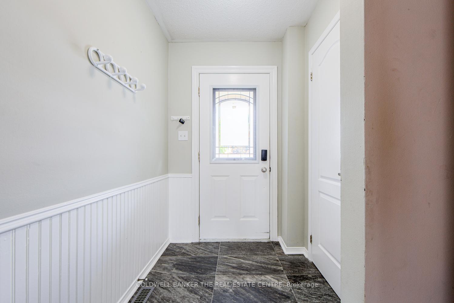 Photo 2 of 34 Parkside Crescent S, Essa, Angus — HOMEH
