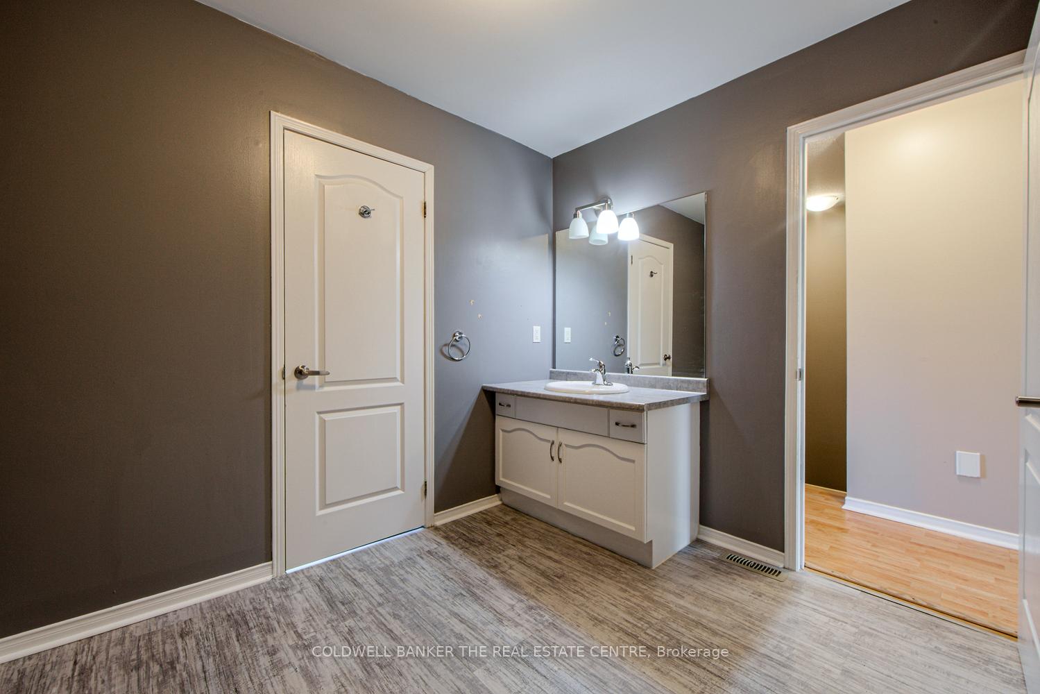 Photo 19 of 34 Parkside Crescent S, Essa, Angus — HOMEH