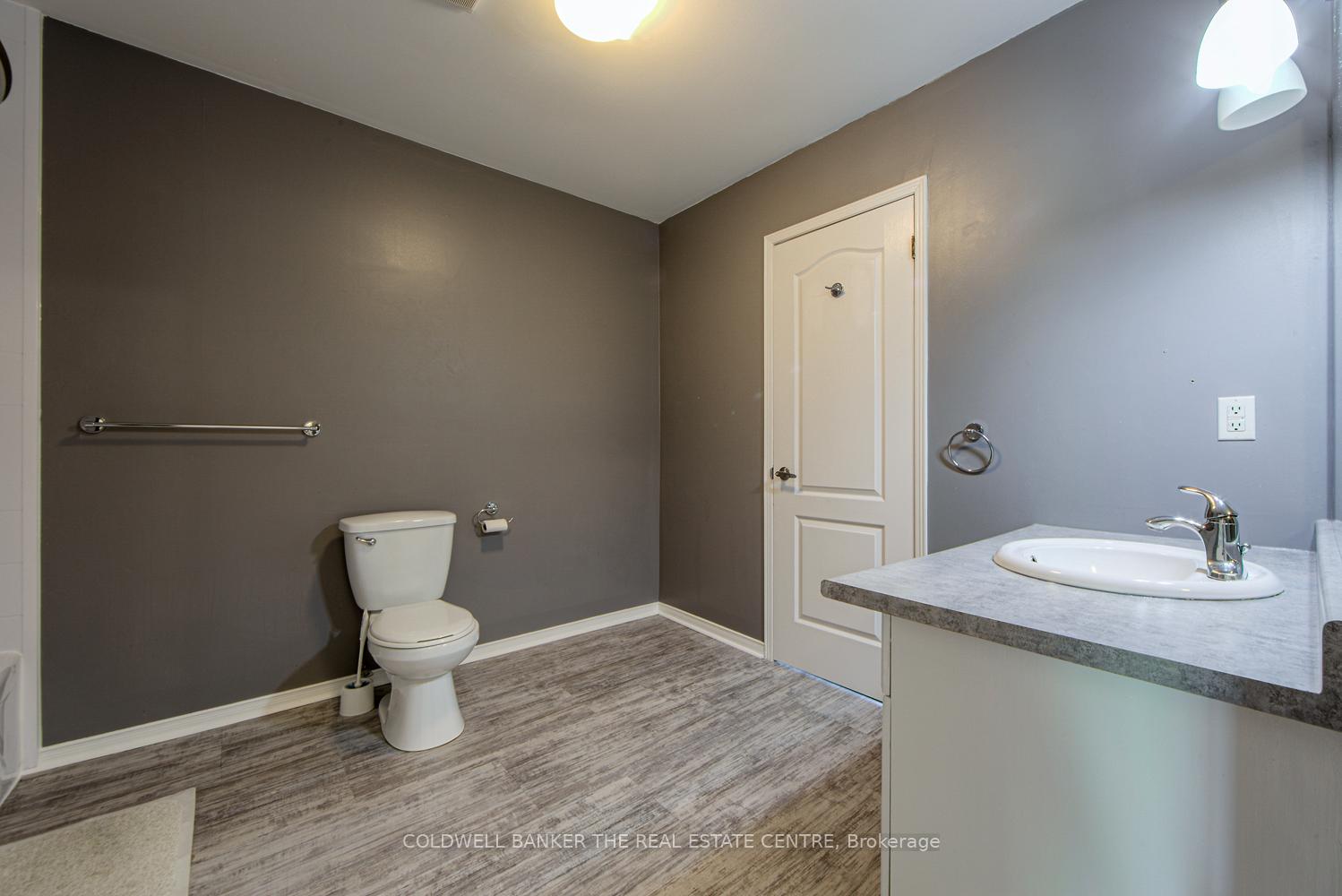 Photo 20 of 34 Parkside Crescent S, Essa, Angus — HOMEH
