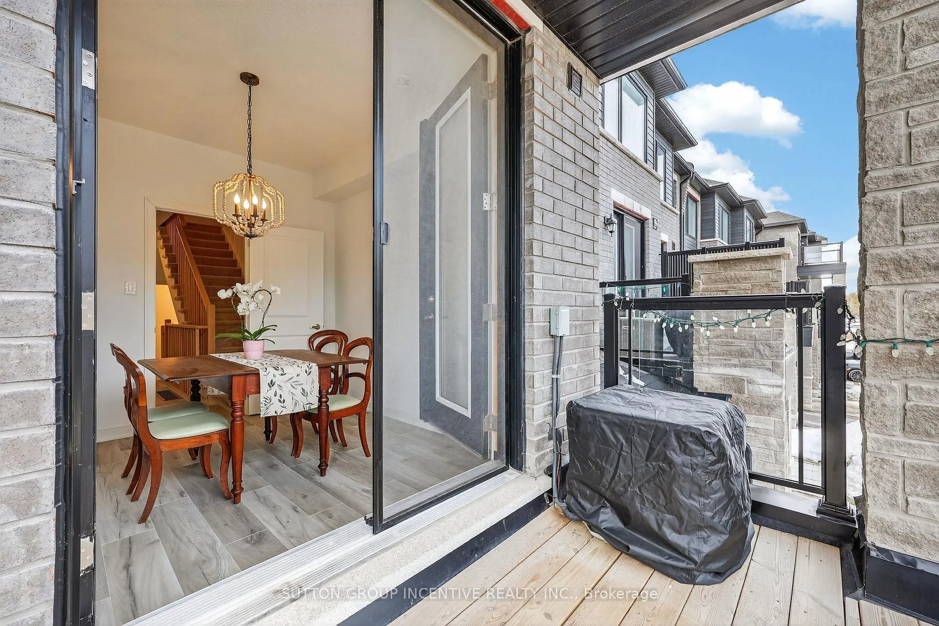 Photo 7 of 46 Spry Lane, Barrie, Innis-Shore — HOMEH