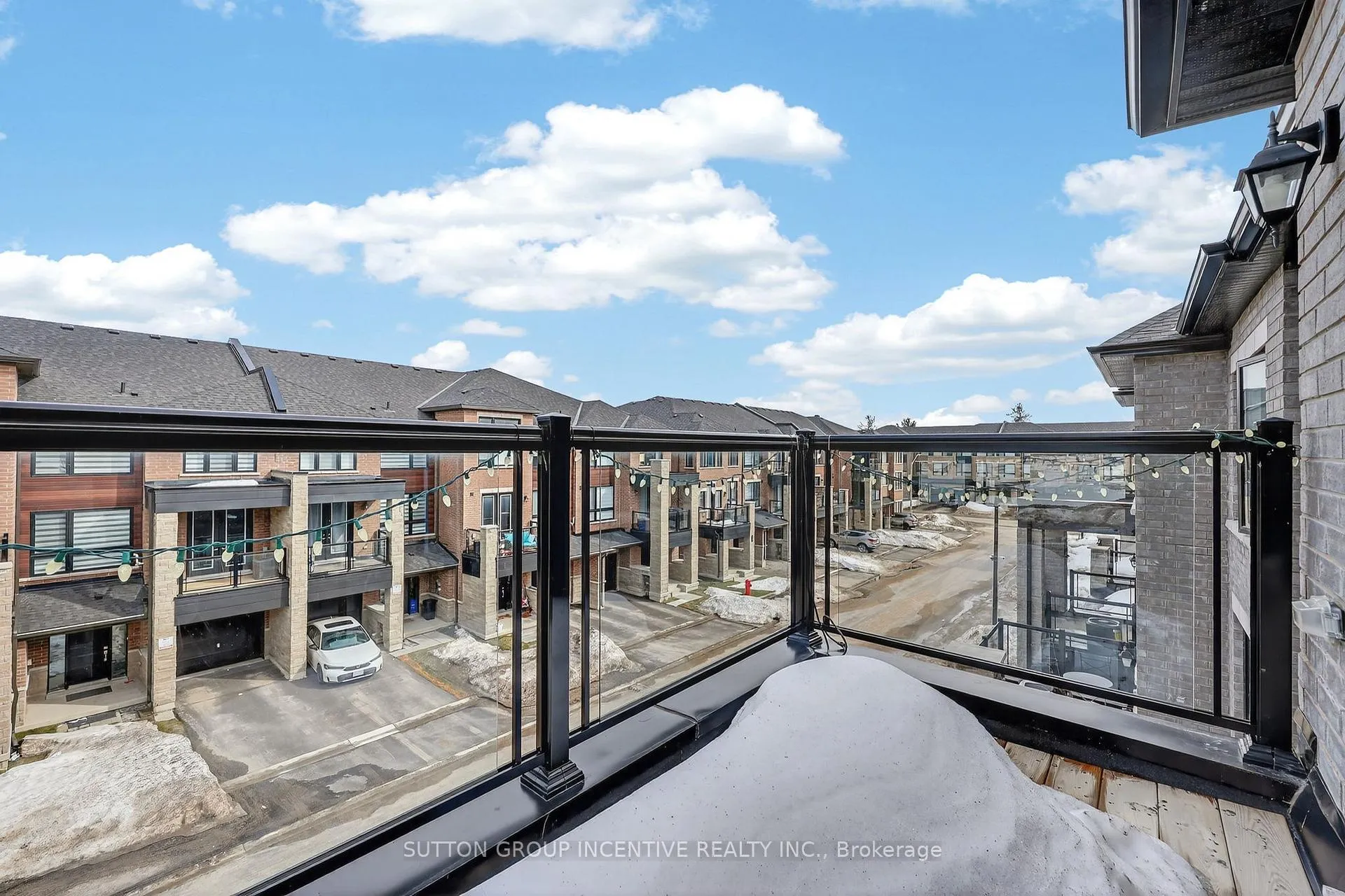 Photo 13 of 46 Spry Lane, Barrie, Innis-Shore — HOMEH
