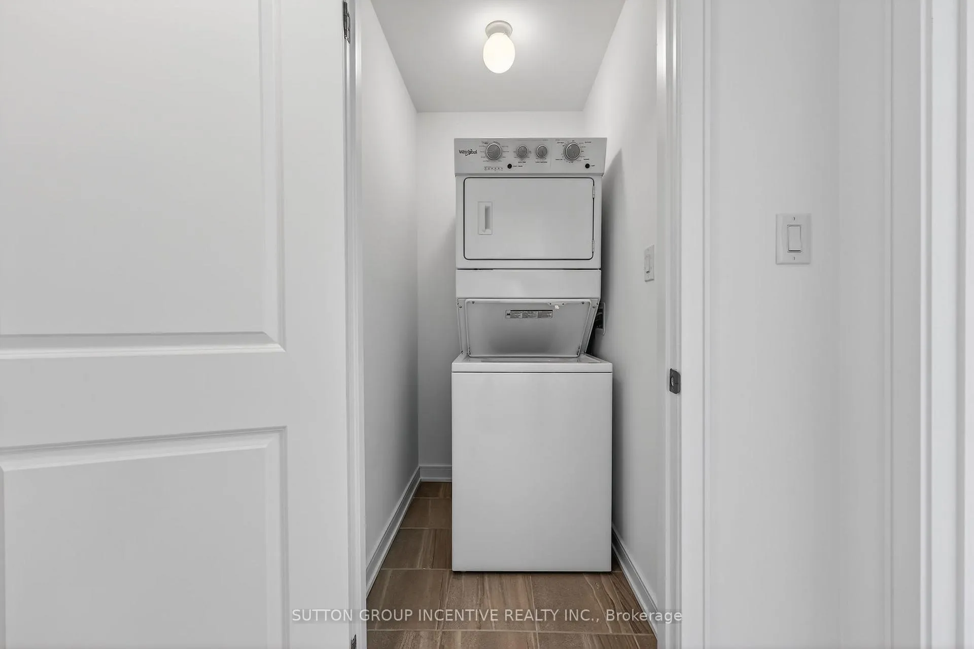 Photo 23 of 46 Spry Lane, Barrie, Innis-Shore — HOMEH