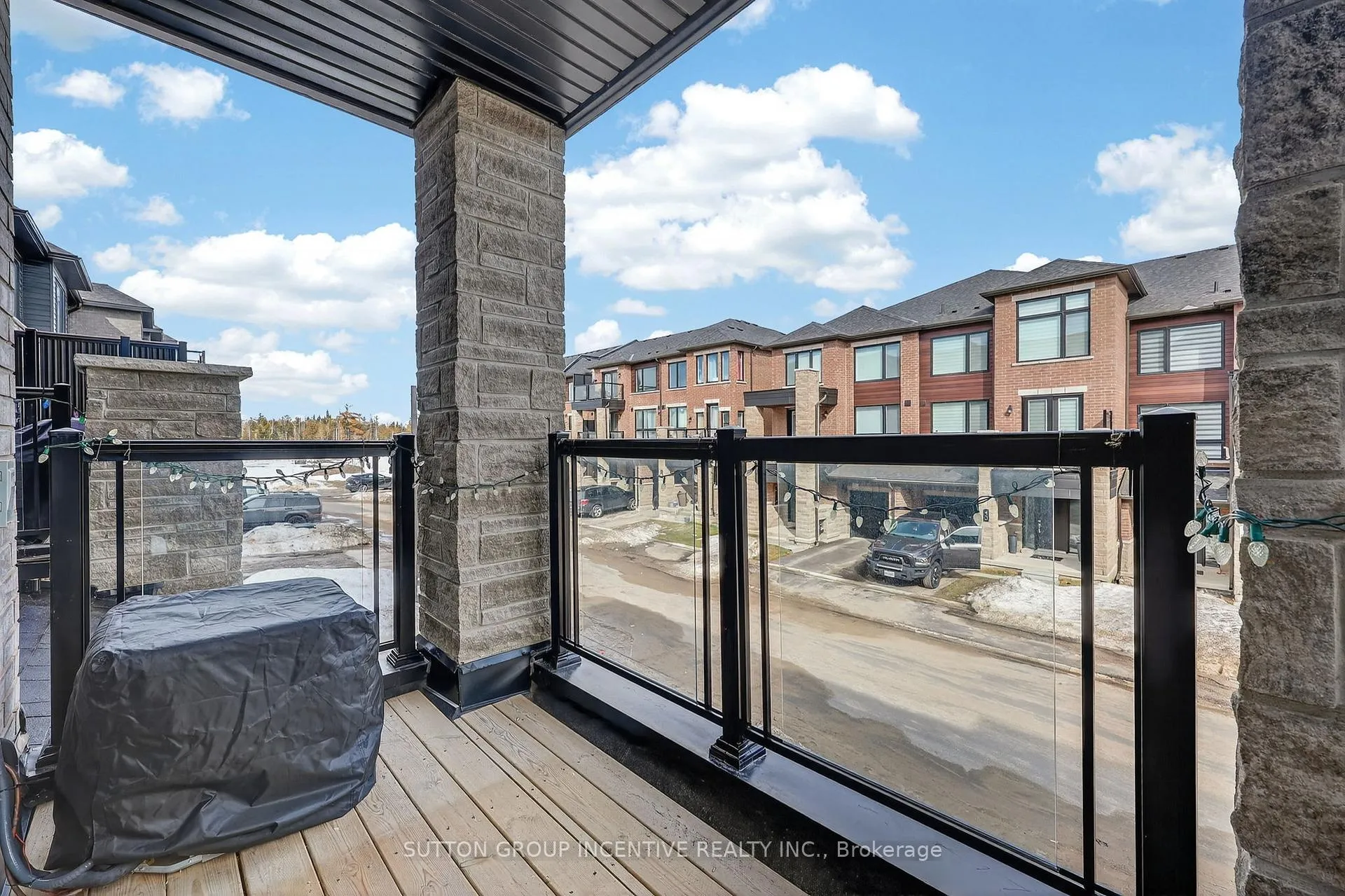 Photo 25 of 46 Spry Lane, Barrie, Innis-Shore — HOMEH