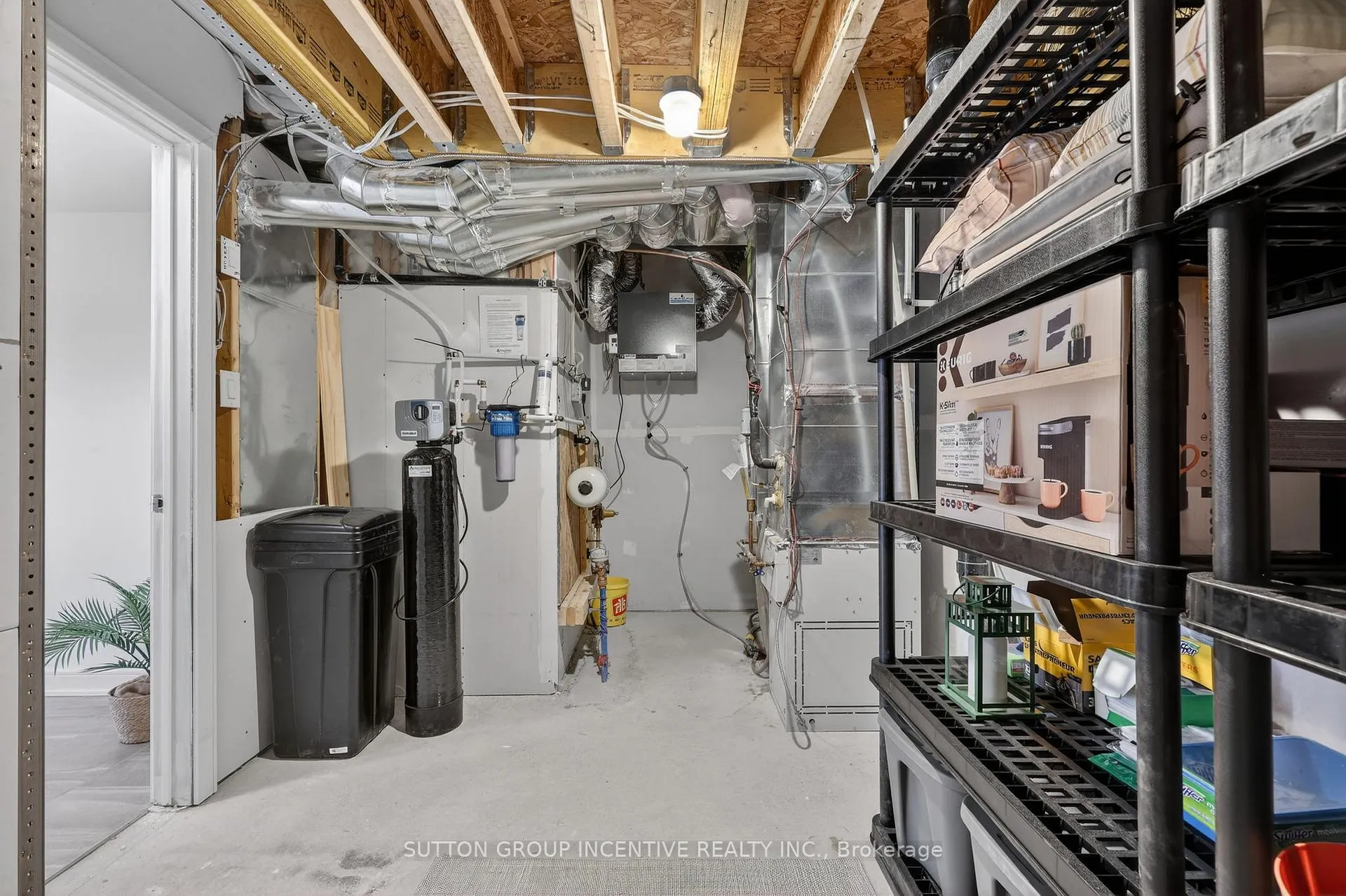 Photo 26 of 46 Spry Lane, Barrie, Innis-Shore — HOMEH