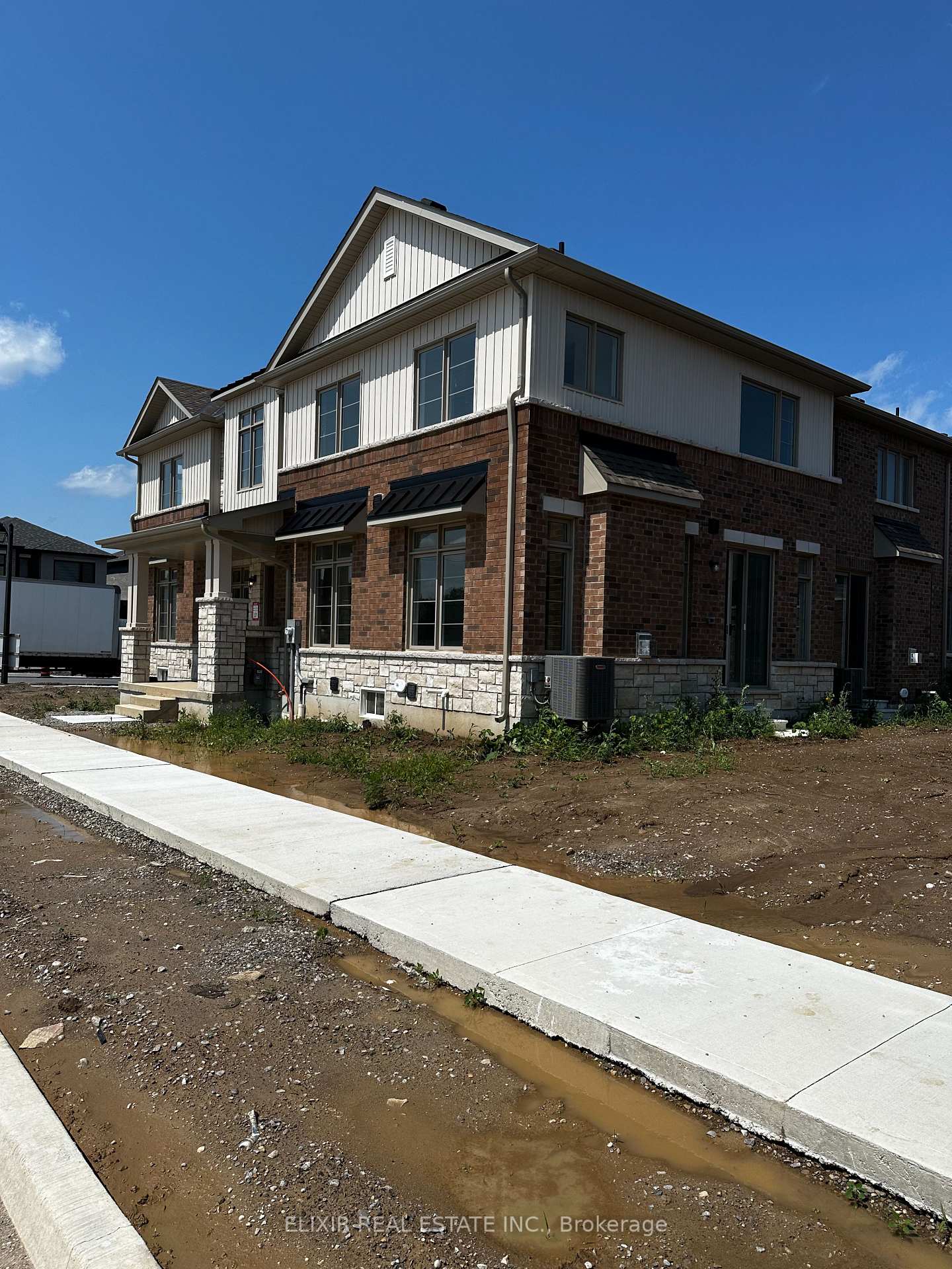 Photo 3 of 49 Granka Street, Brantford — HOMEH