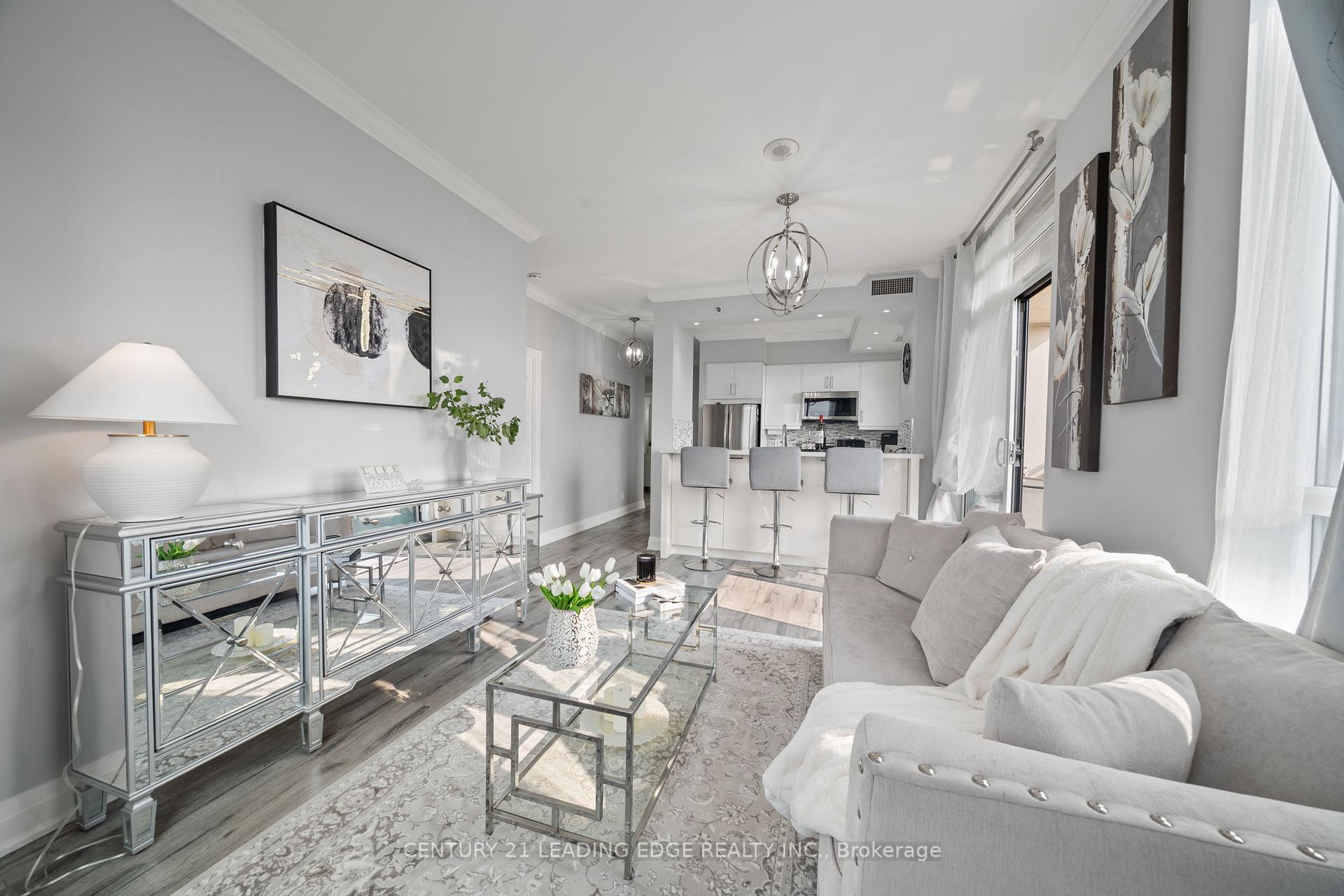 Front of Unit 1112, 520 Steeles Avenue W