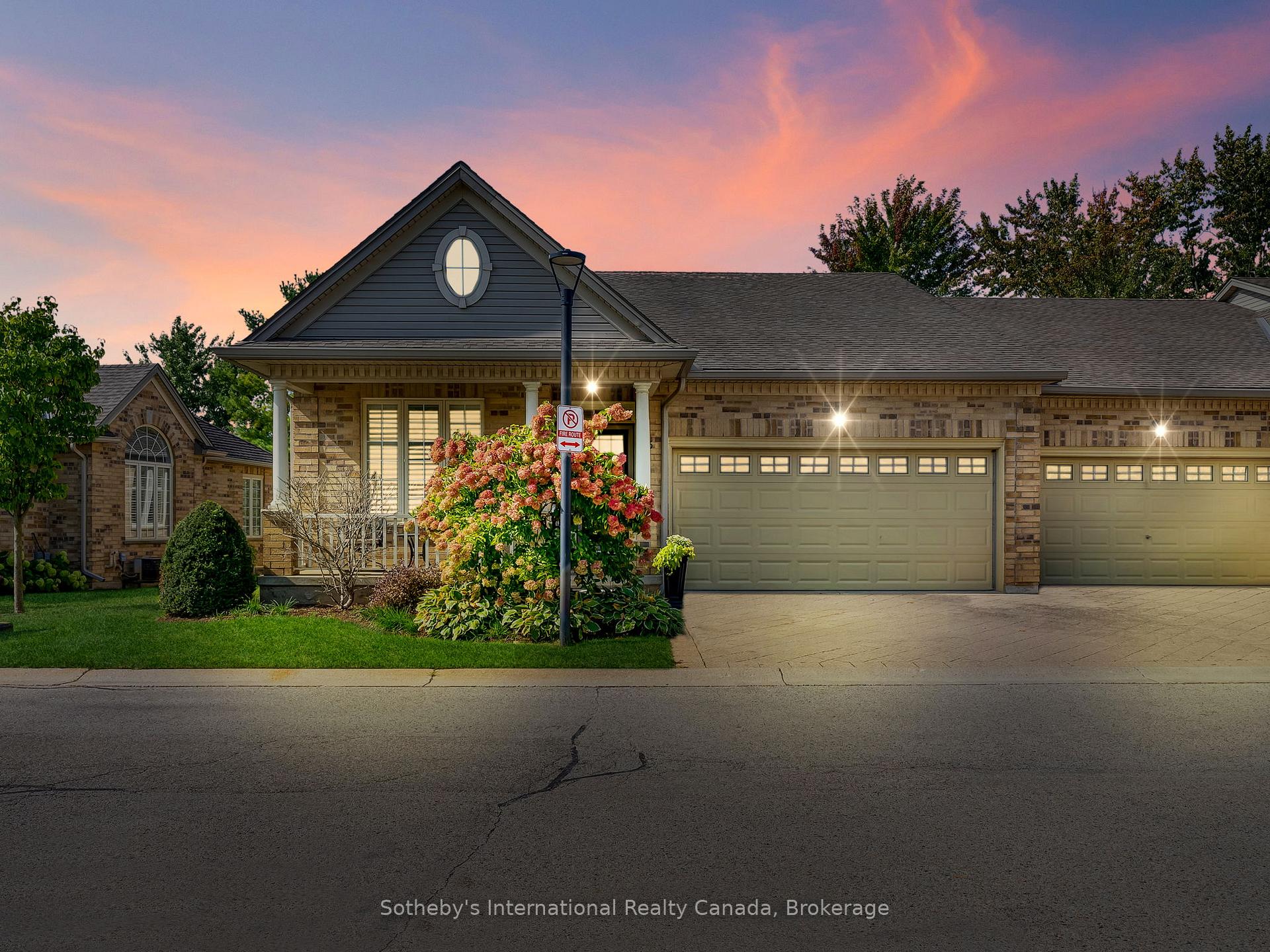 Front of Unit 6, 21 St Johns Drive