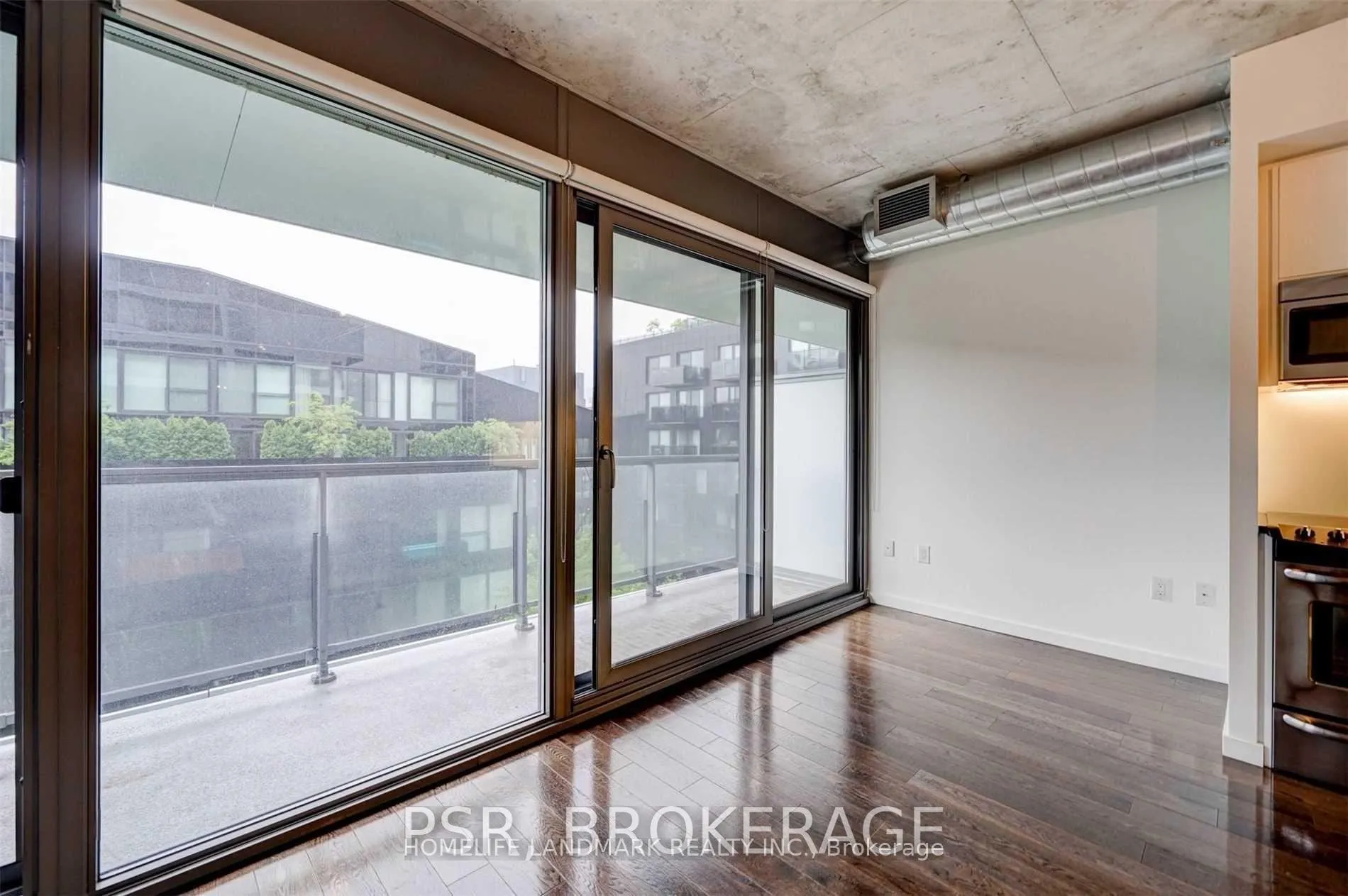 Photo 6 of Unit 617, 32 Trolley Crescent, Toronto, Moss Park — HOMEH
