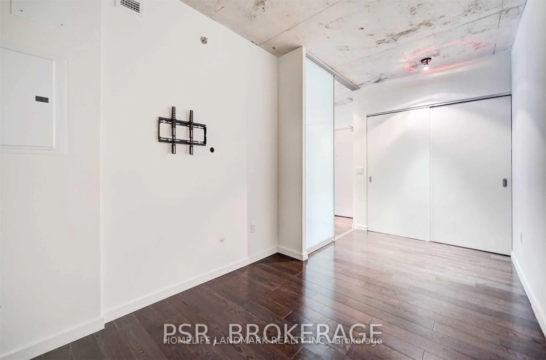 Photo 13 of Unit 617, 32 Trolley Crescent, Toronto, Moss Park — HOMEH