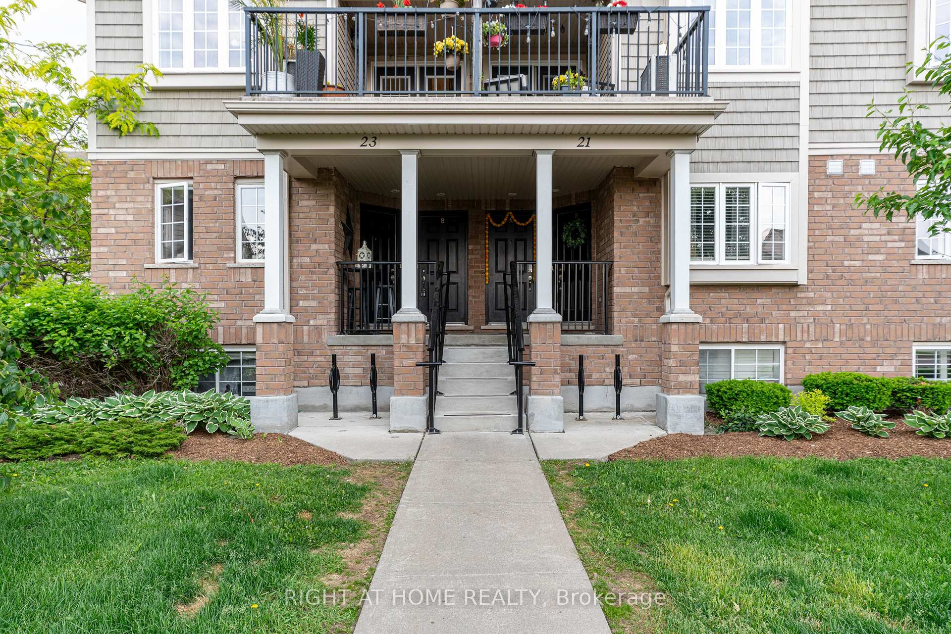 Photo 4 of Unit 23B, 15 Carere Crescent, Guelph, Victoria North — HOMEH