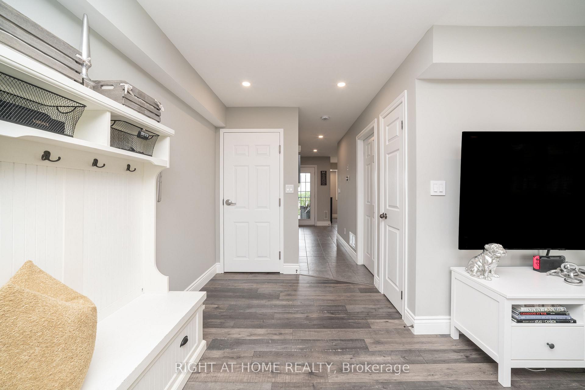 Photo 8 of Unit 23B, 15 Carere Crescent, Guelph, Victoria North — HOMEH