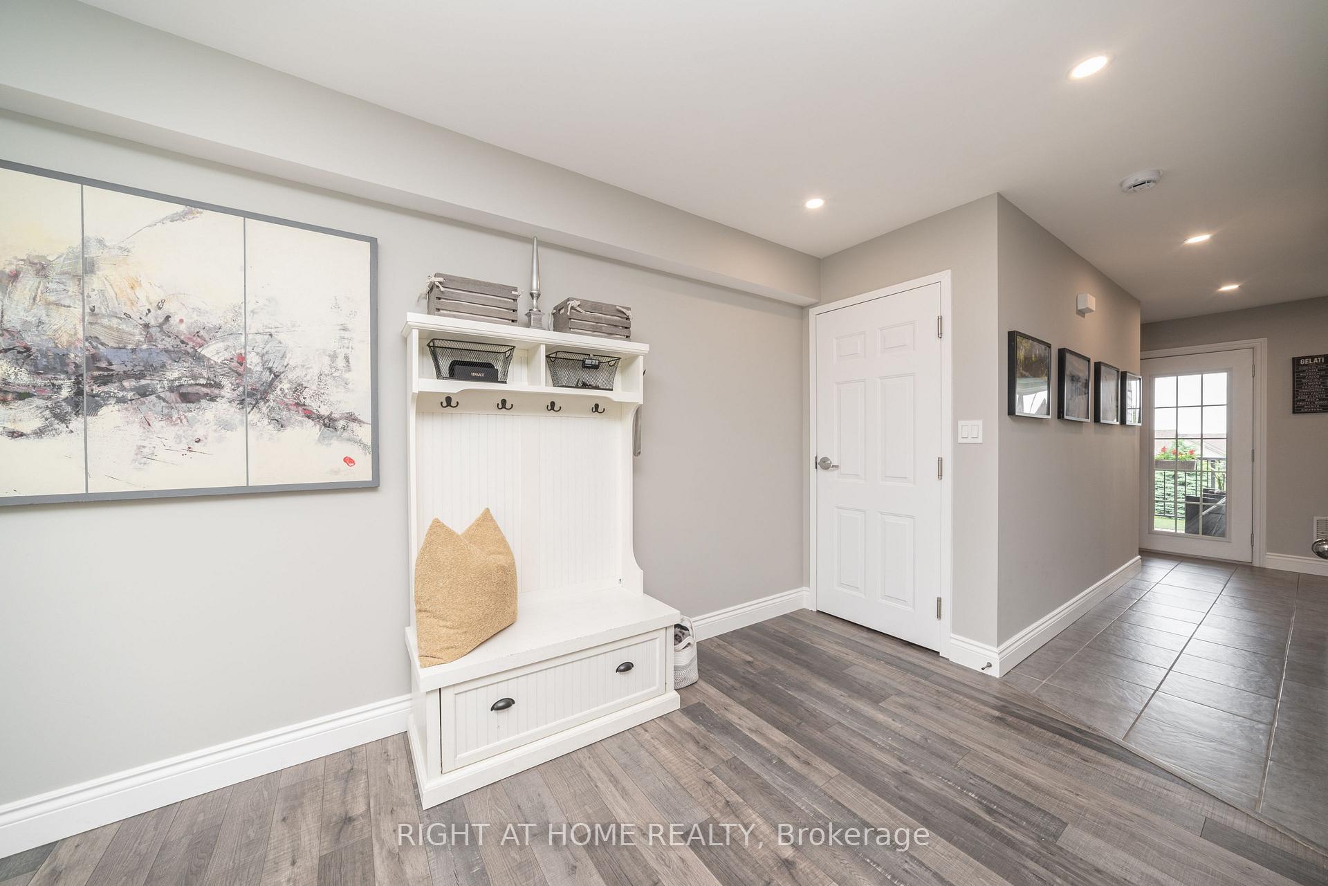 Photo 9 of Unit 23B, 15 Carere Crescent, Guelph, Victoria North — HOMEH