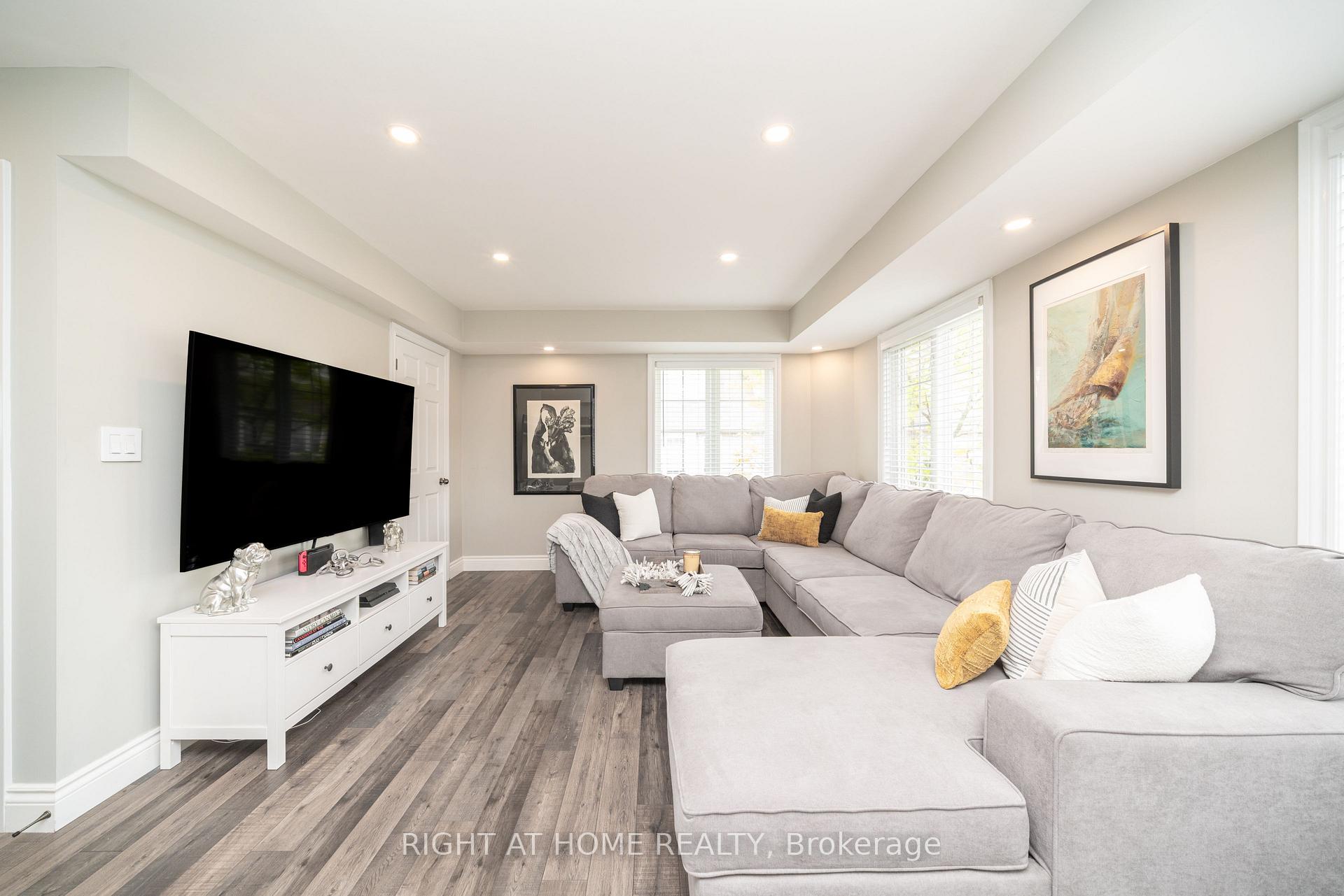 Photo 10 of Unit 23B, 15 Carere Crescent, Guelph, Victoria North — HOMEH