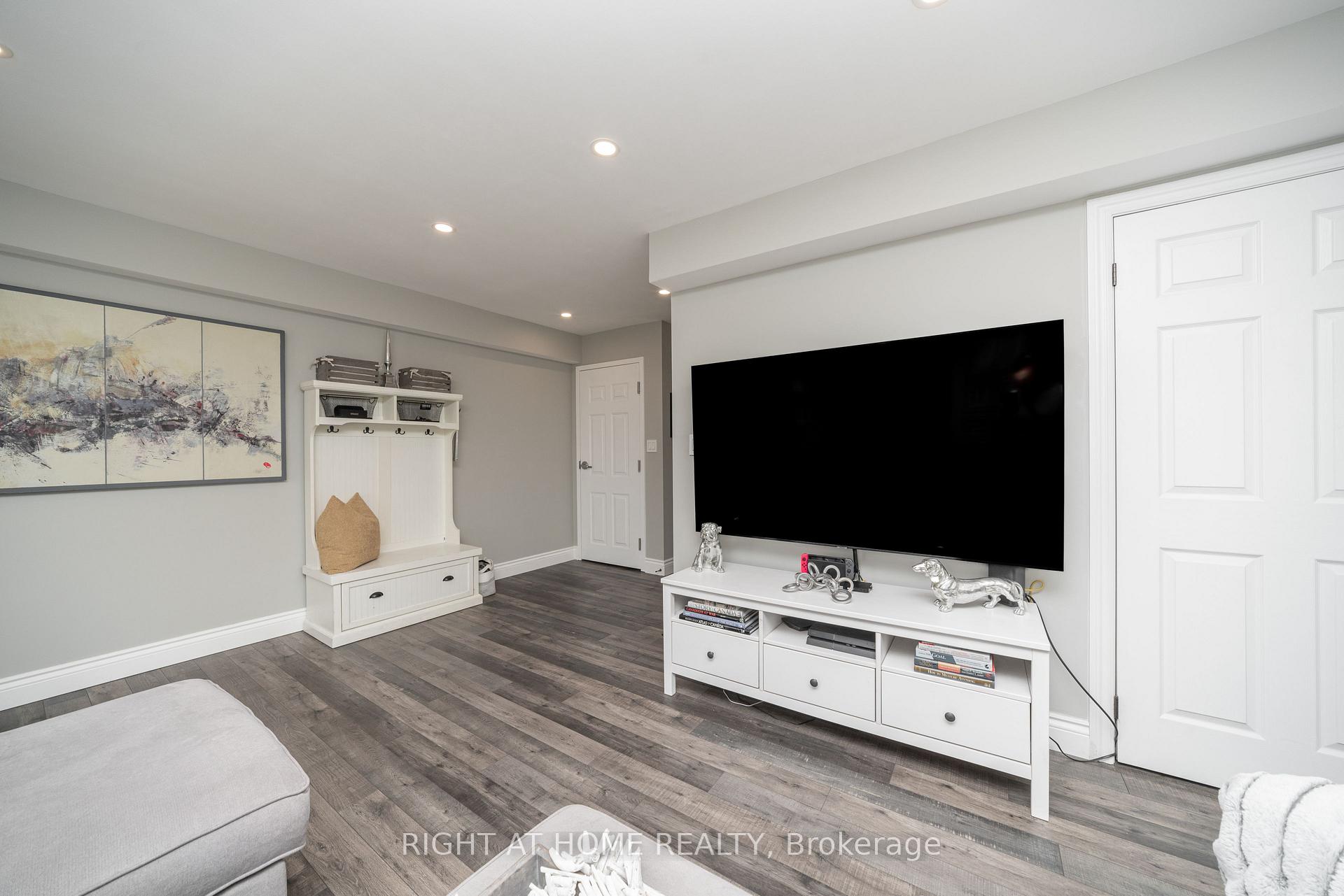 Photo 13 of Unit 23B, 15 Carere Crescent, Guelph, Victoria North — HOMEH