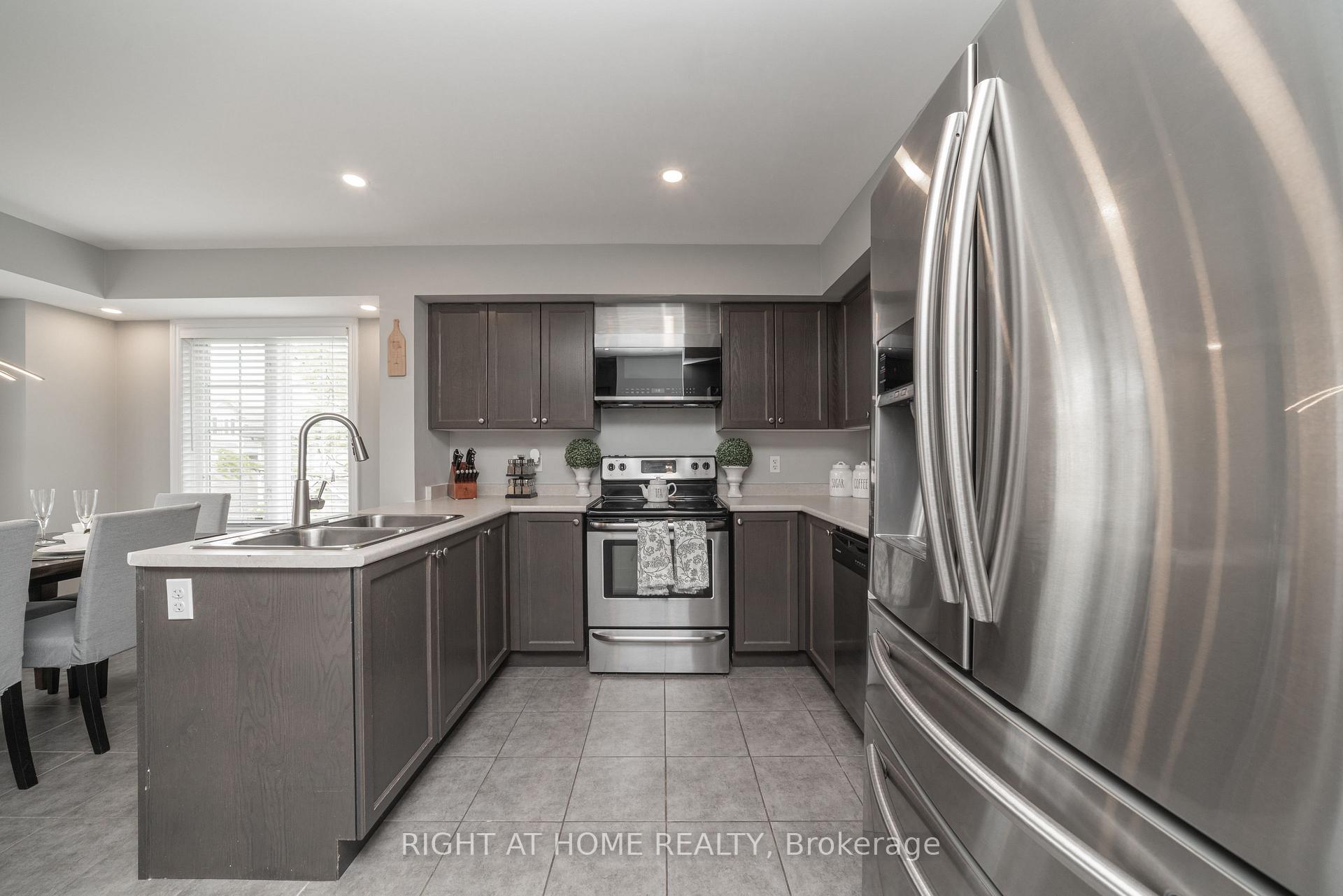 Photo 18 of Unit 23B, 15 Carere Crescent, Guelph, Victoria North — HOMEH