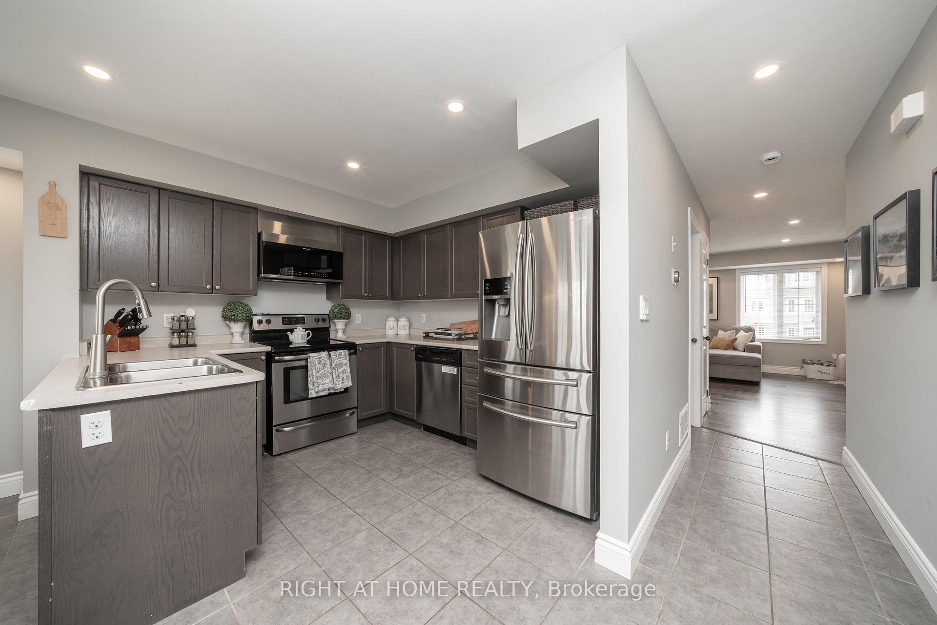Photo 19 of Unit 23B, 15 Carere Crescent, Guelph, Victoria North — HOMEH