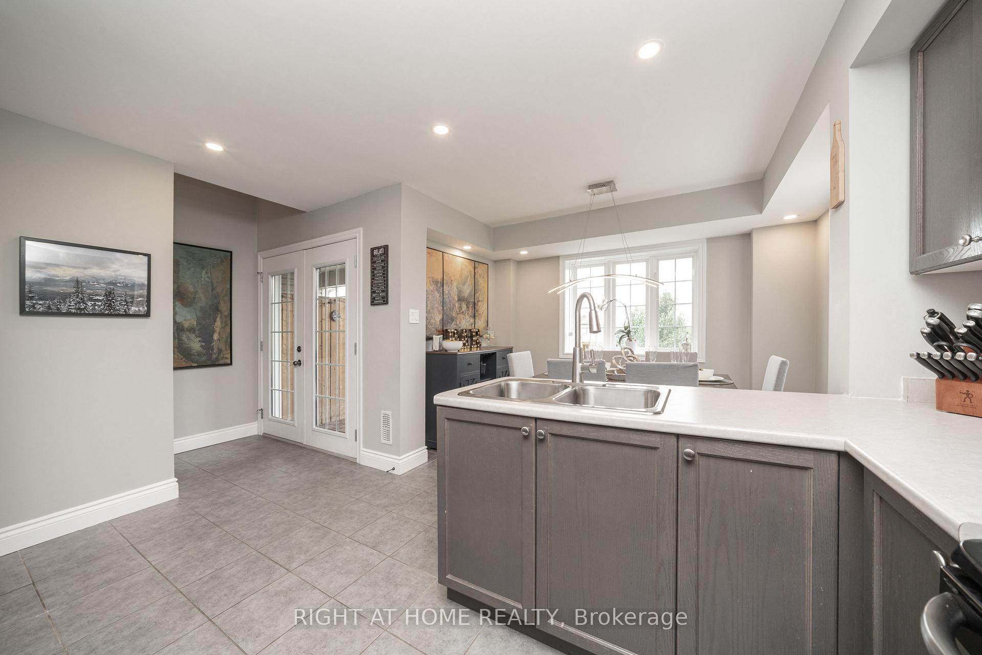Photo 21 of Unit 23B, 15 Carere Crescent, Guelph, Victoria North — HOMEH
