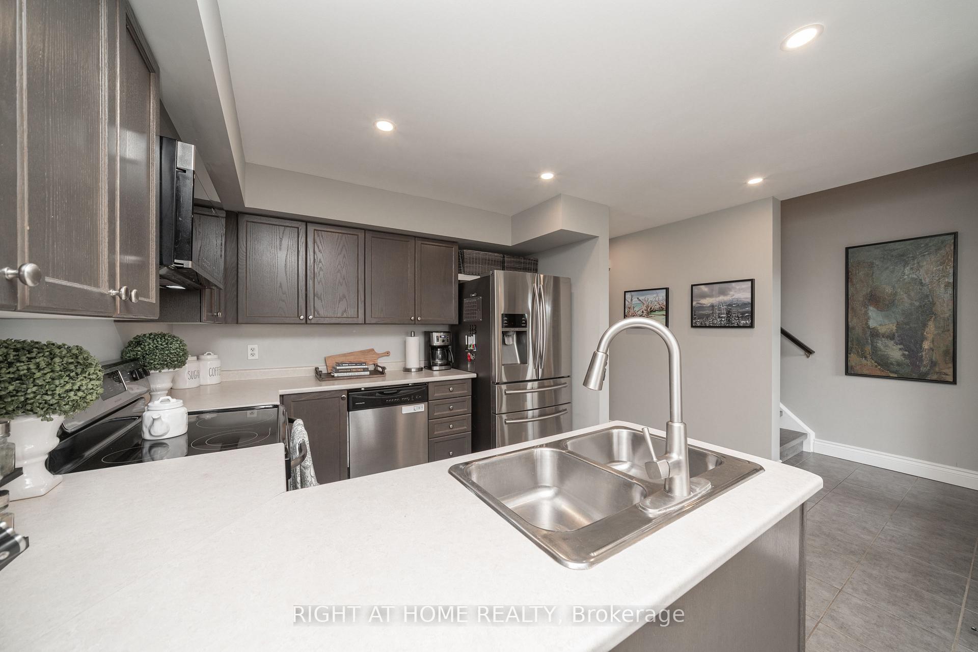 Photo 23 of Unit 23B, 15 Carere Crescent, Guelph, Victoria North — HOMEH