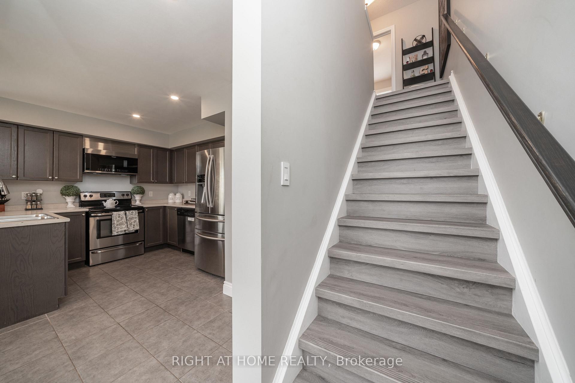 Photo 27 of Unit 23B, 15 Carere Crescent, Guelph, Victoria North — HOMEH