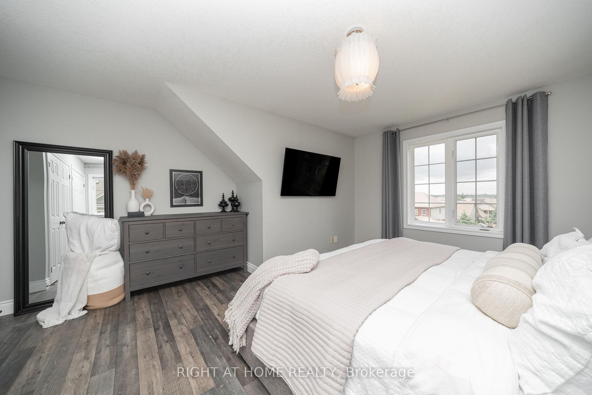 Photo 31 of Unit 23B, 15 Carere Crescent, Guelph, Victoria North — HOMEH