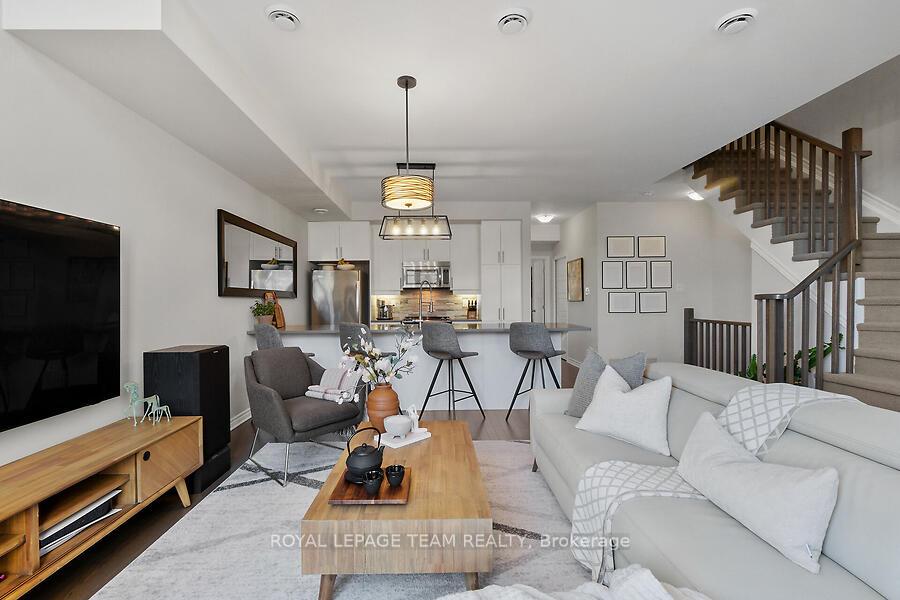 Photo 6 of 270 Pembina Private, Ottawa, Riverside South/Gloucester Glen — HOMEH
