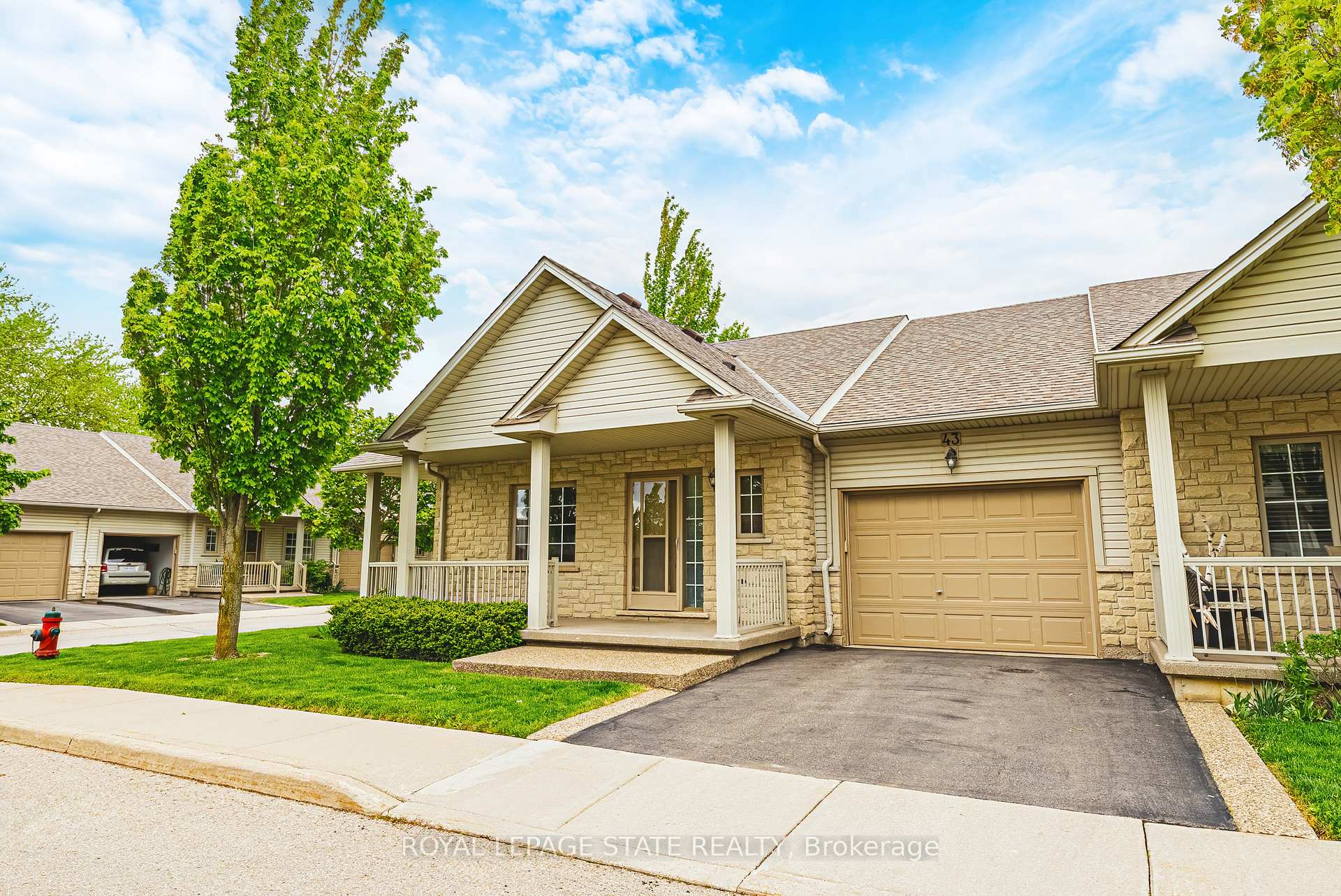 Photo 3 of Unit 43, 130 Southbrook Drive, Hamilton, Binbrook — HOMEH