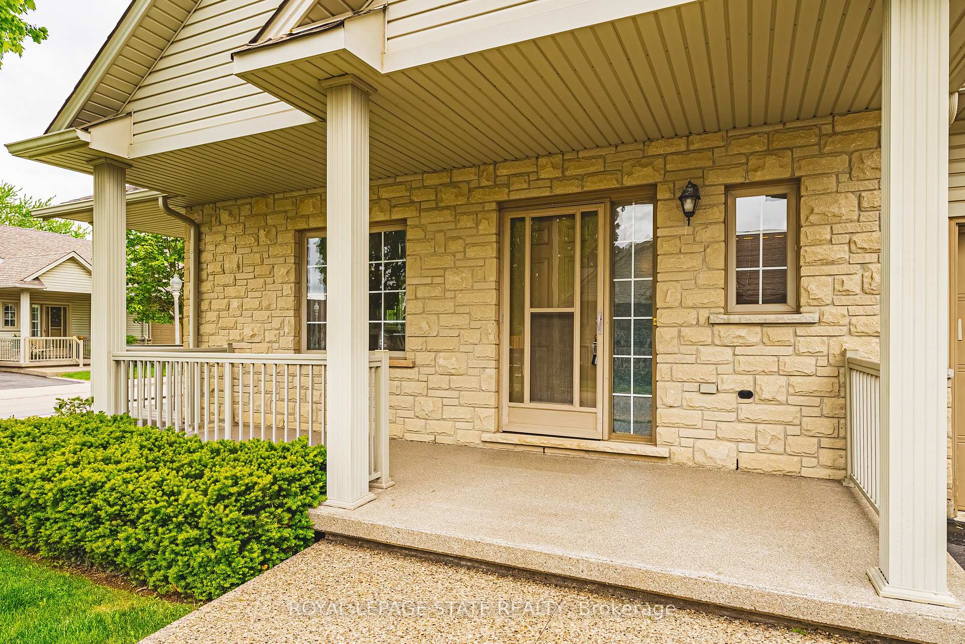 Photo 4 of Unit 43, 130 Southbrook Drive, Hamilton, Binbrook — HOMEH