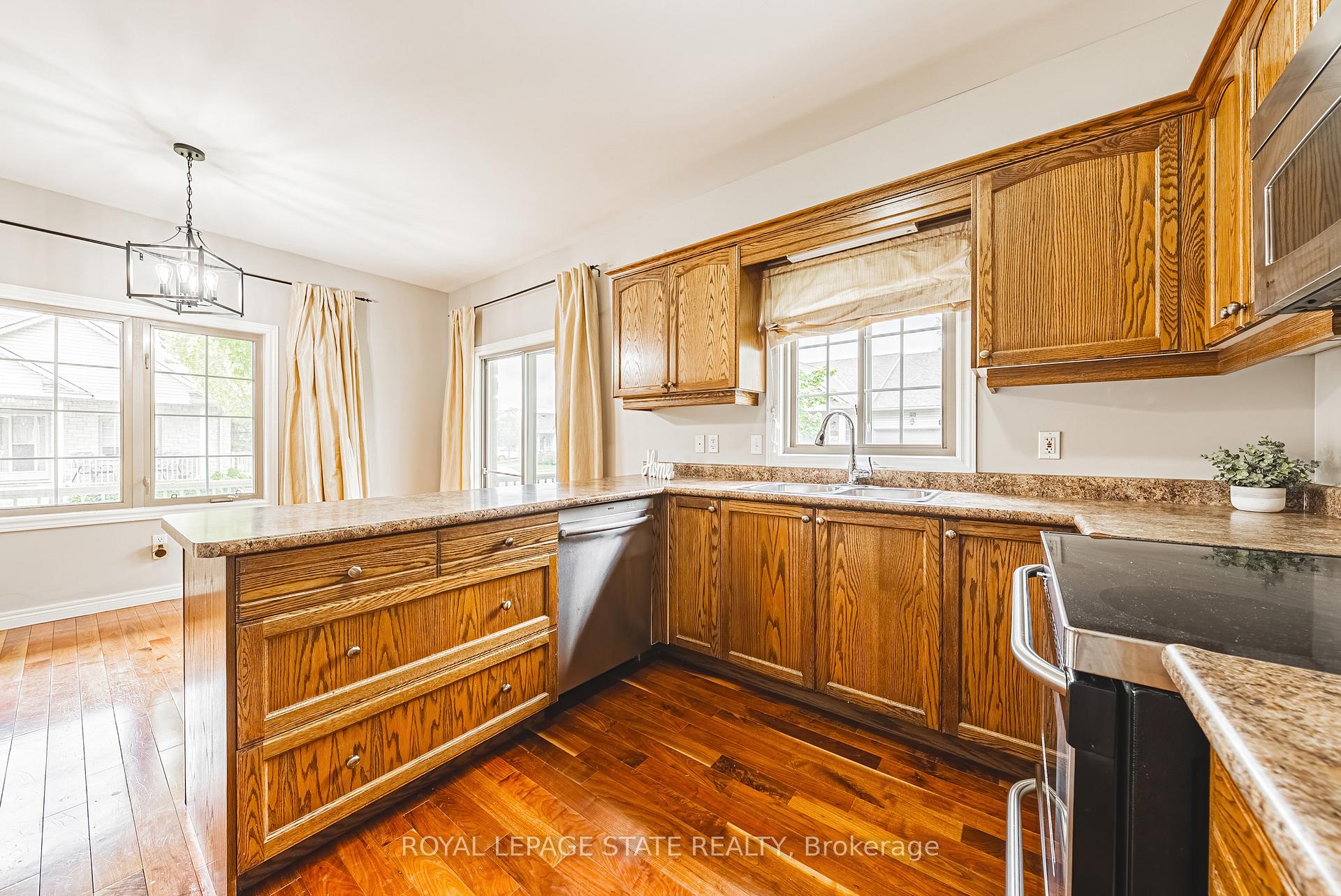 Photo 12 of Unit 43, 130 Southbrook Drive, Hamilton, Binbrook — HOMEH