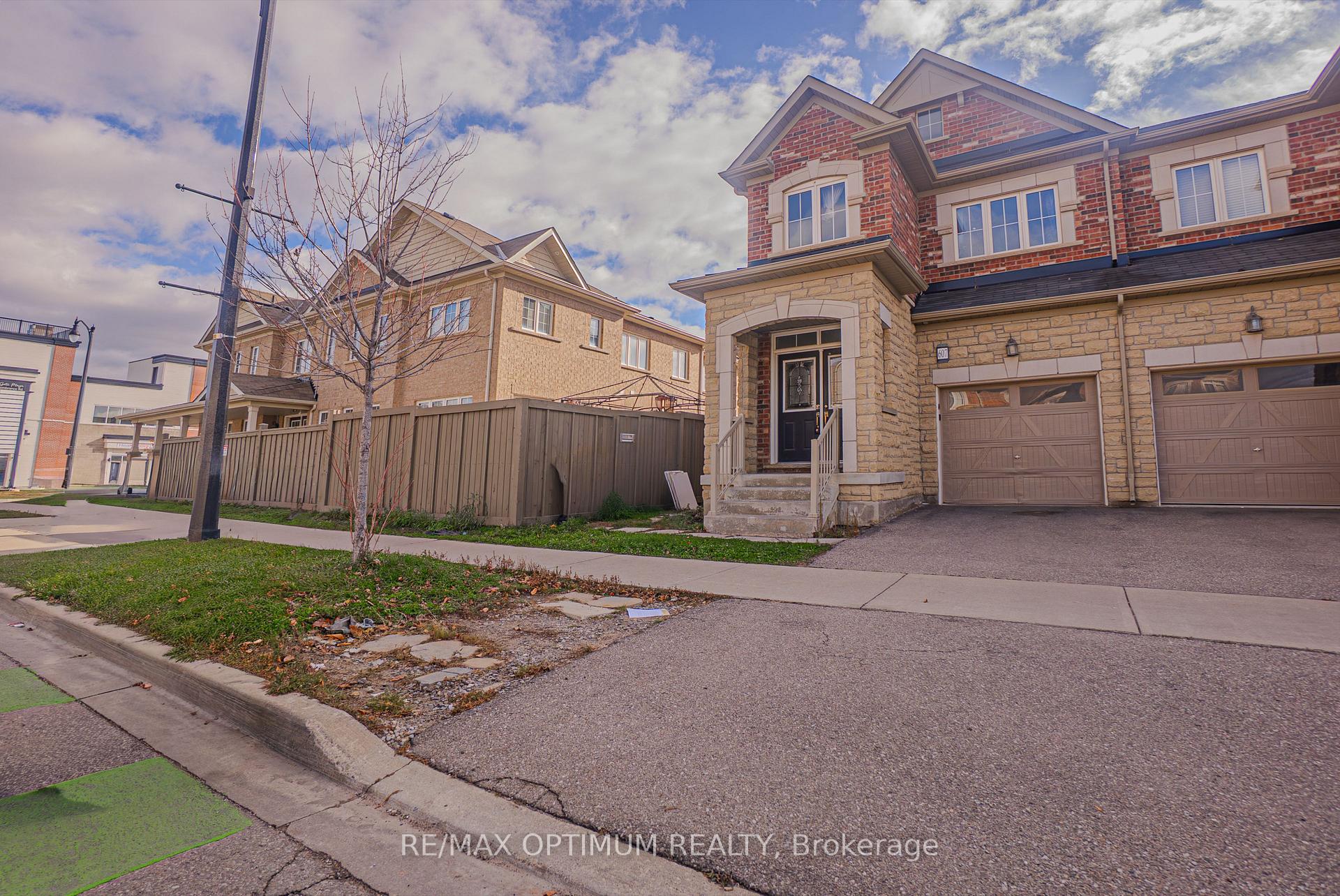Photo 2 of 607 Remembrance Road, Brampton, Northwest Brampton — HOMEH