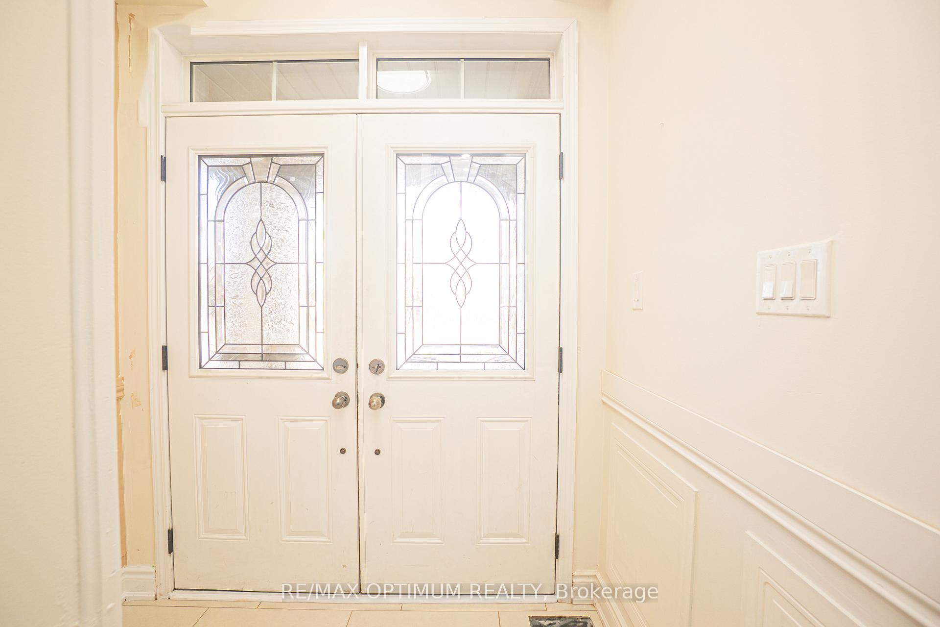 Photo 4 of 607 Remembrance Road, Brampton, Northwest Brampton — HOMEH