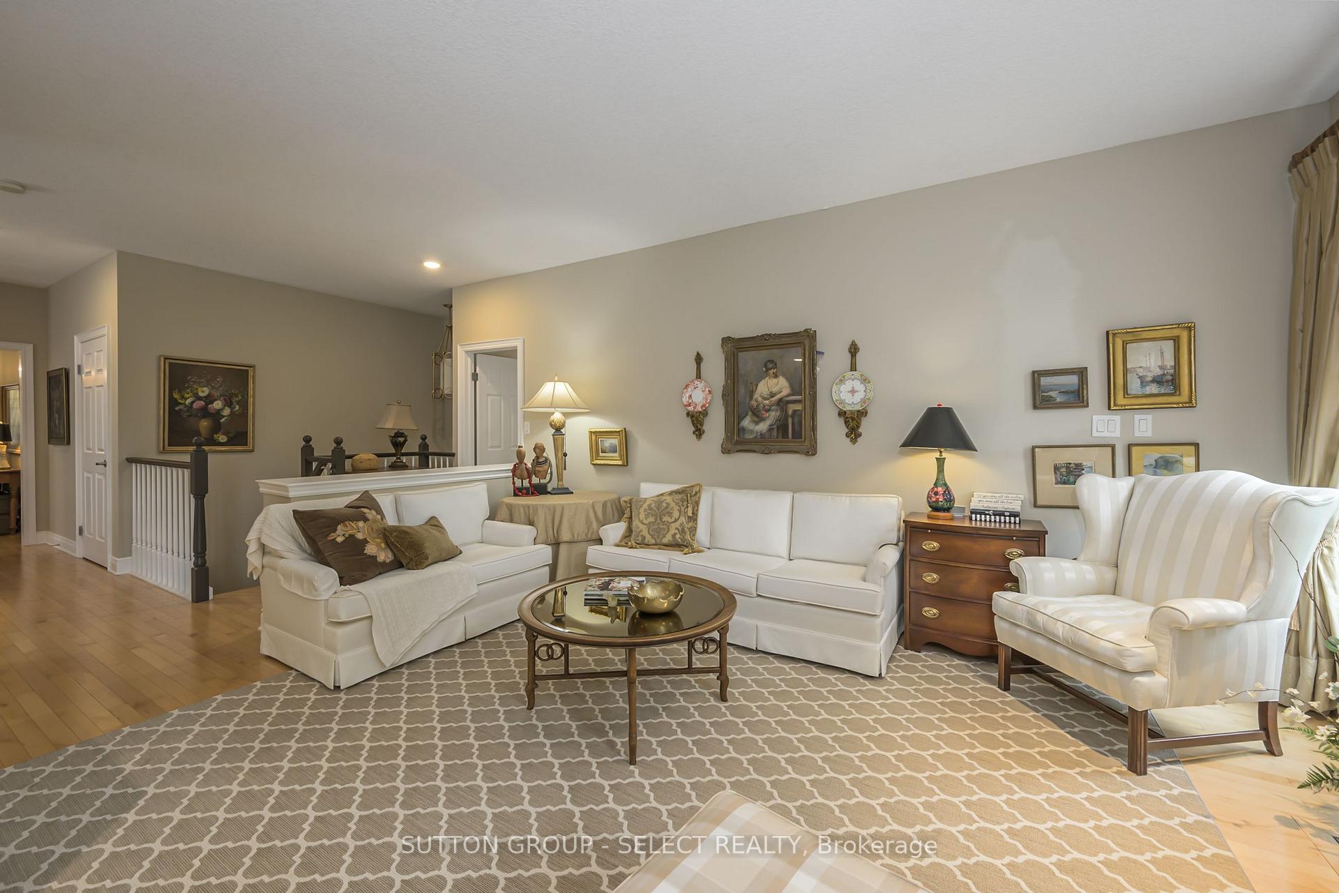 Photo 5 of Unit 5, 578 Mcgarrell Place, London, North R — HOMEH
