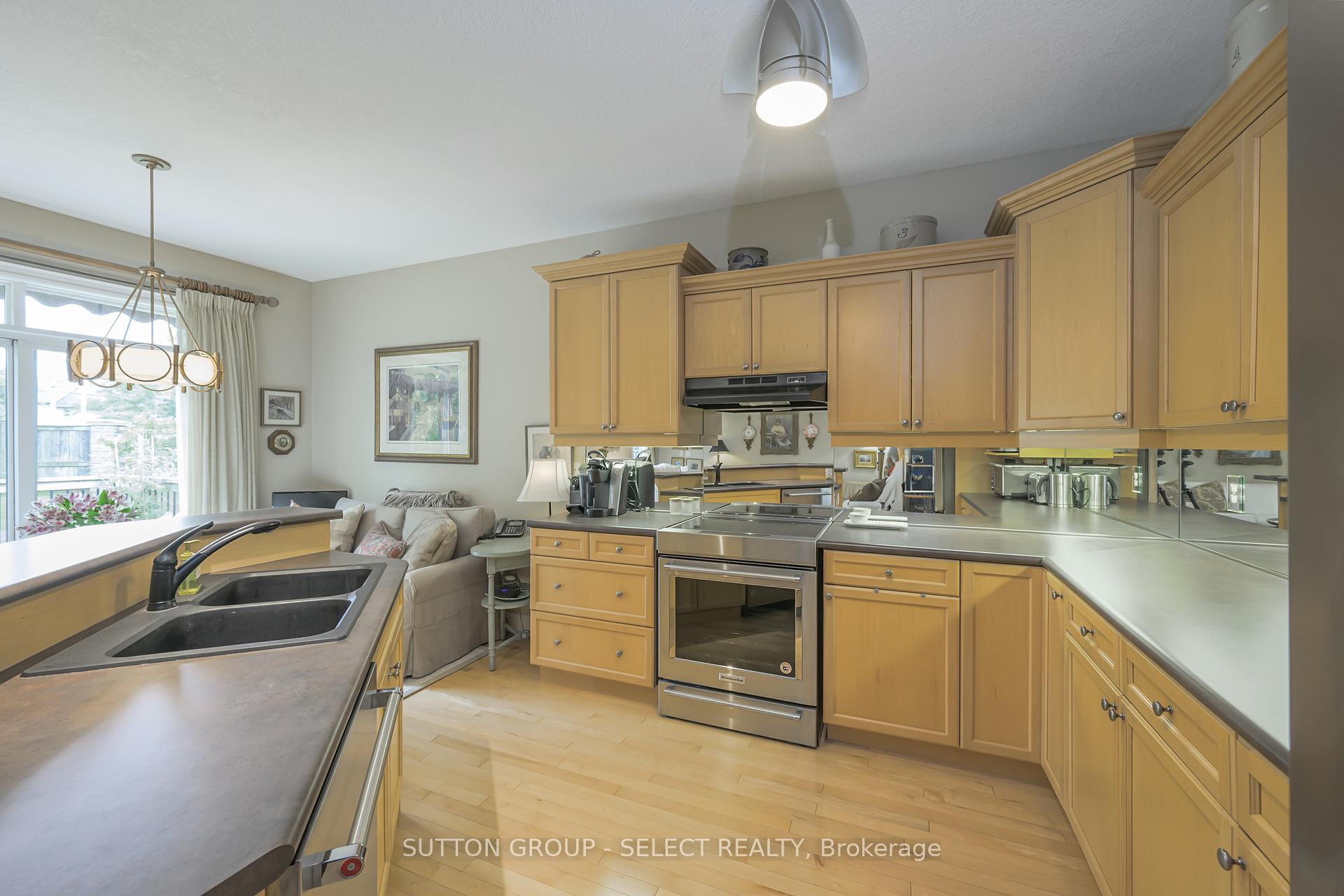 Photo 9 of Unit 5, 578 Mcgarrell Place, London, North R — HOMEH