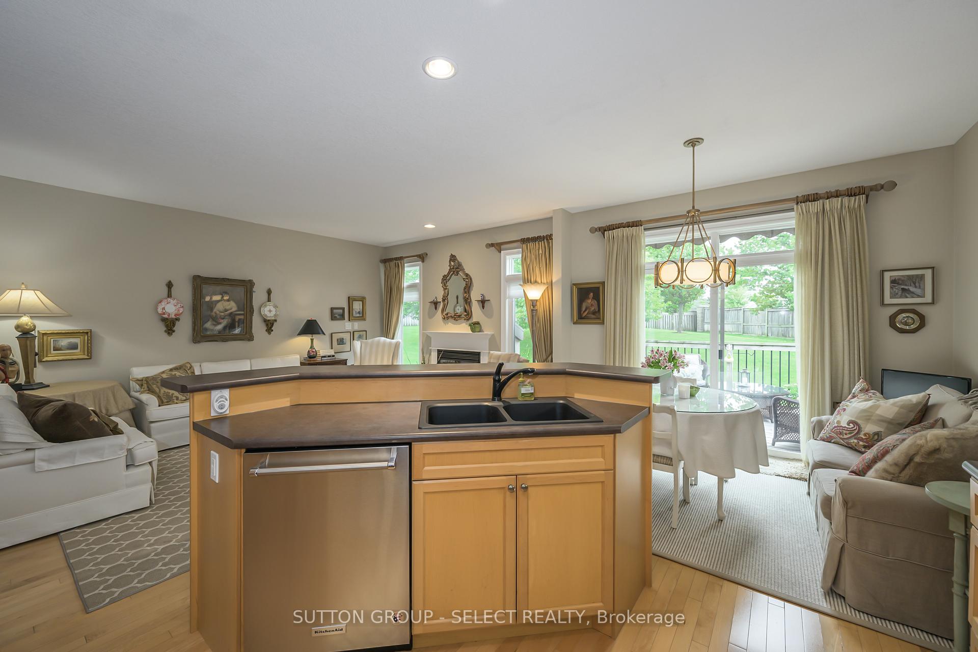 Photo 10 of Unit 5, 578 Mcgarrell Place, London, North R — HOMEH
