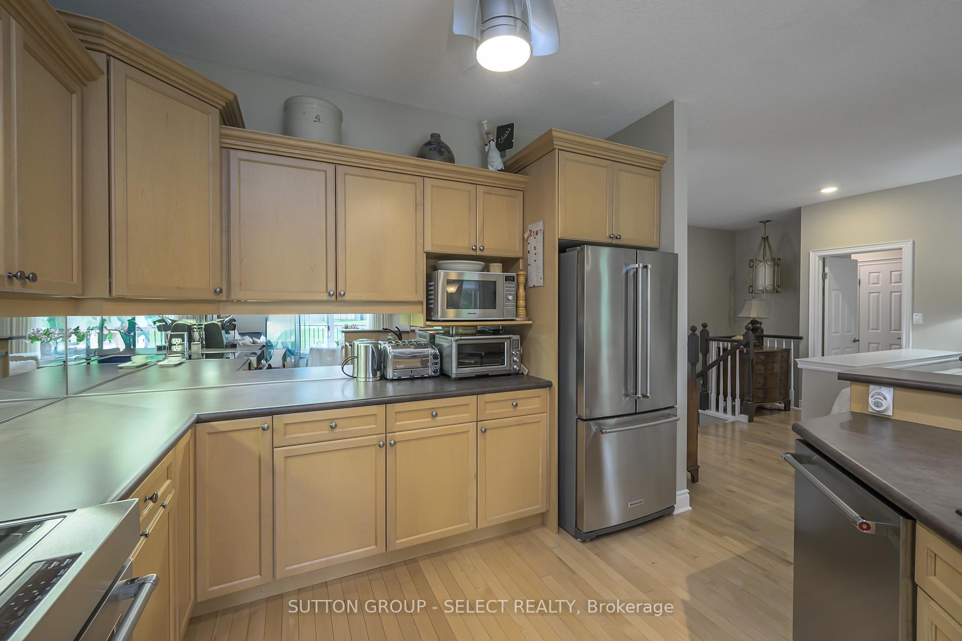 Photo 11 of Unit 5, 578 Mcgarrell Place, London, North R — HOMEH
