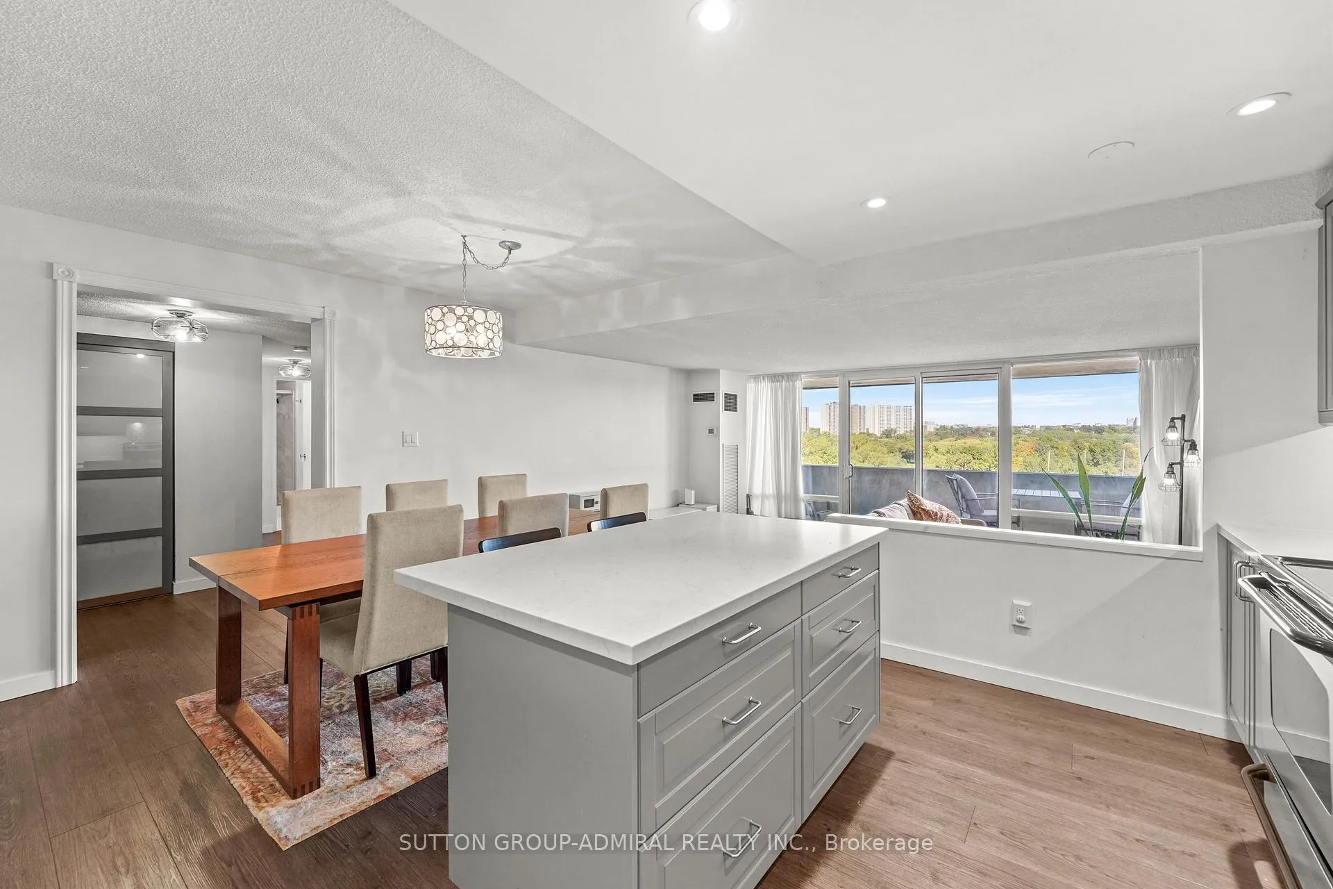 Photo 7 of Unit 1001, 270 Scarlett Road, Toronto, Rockcliffe-Smythe — HOMEH
