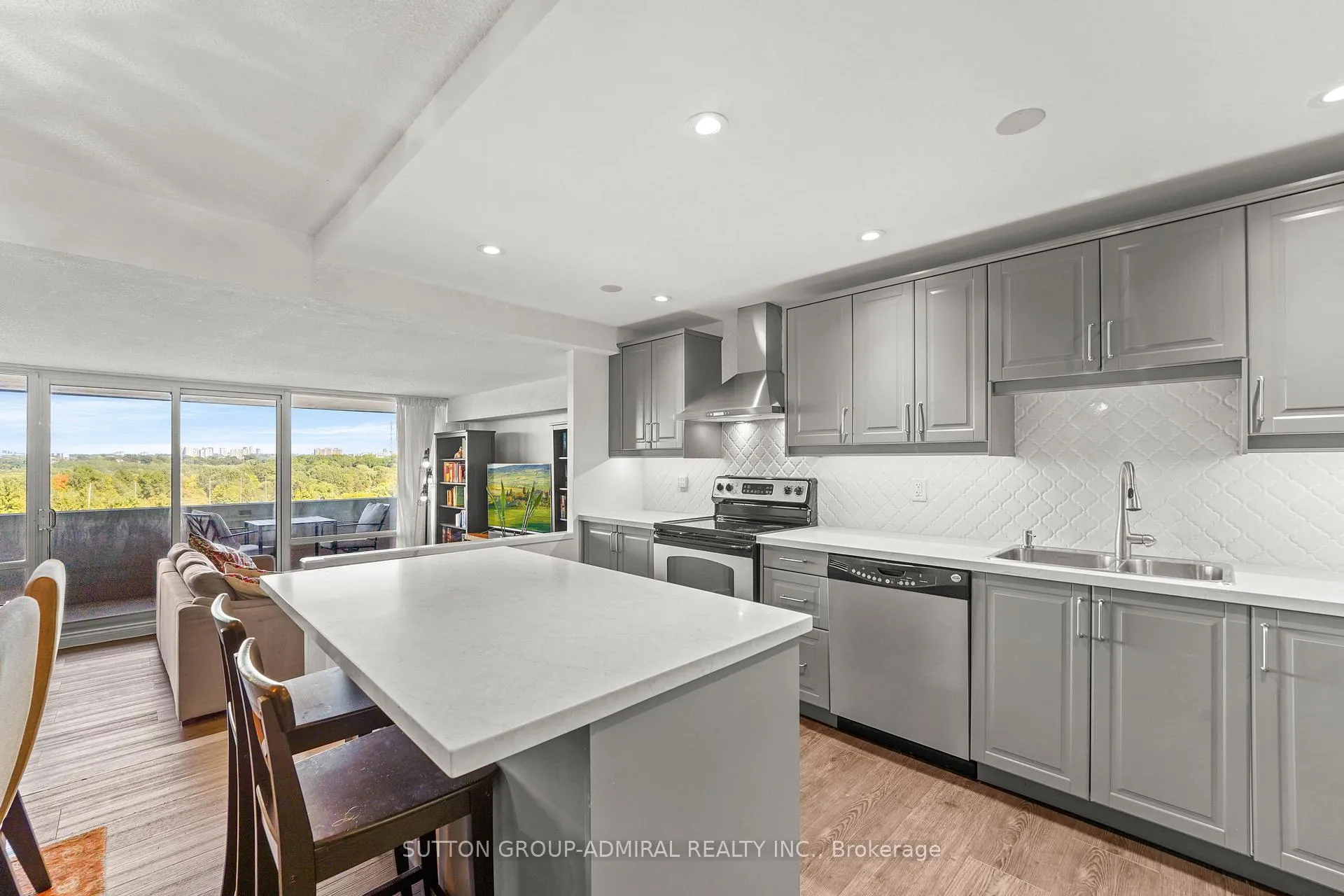 Photo 9 of Unit 1001, 270 Scarlett Road, Toronto, Rockcliffe-Smythe — HOMEH