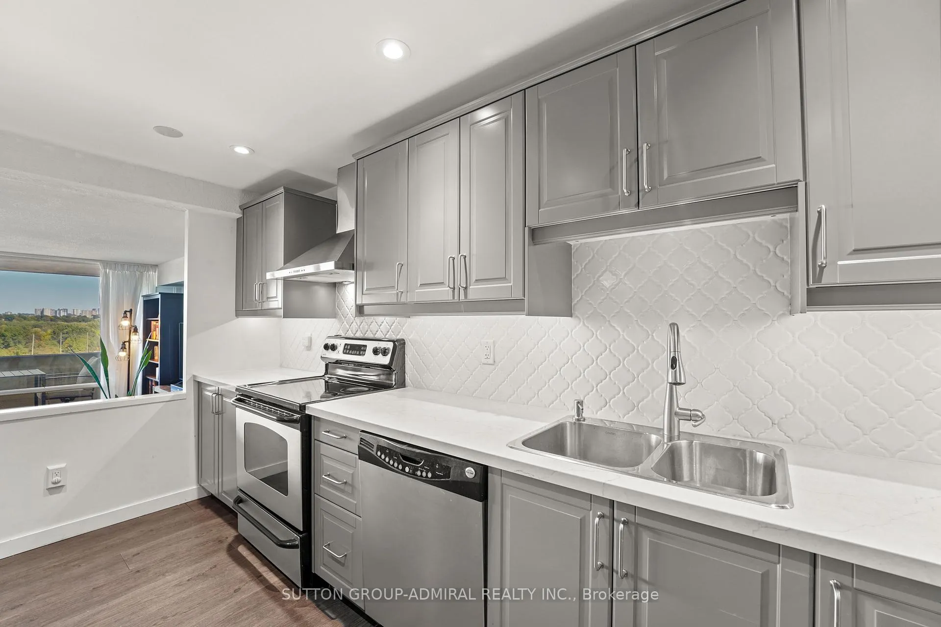 Photo 11 of Unit 1001, 270 Scarlett Road, Toronto, Rockcliffe-Smythe — HOMEH