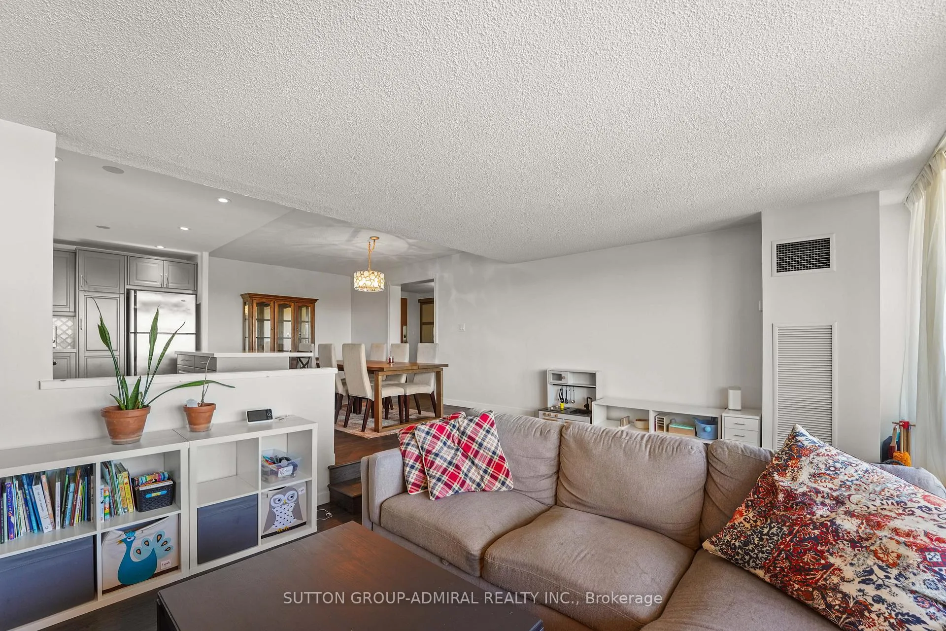 Photo 22 of Unit 1001, 270 Scarlett Road, Toronto, Rockcliffe-Smythe — HOMEH