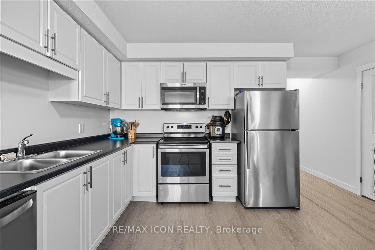 Photo 5 of Unit D11, 160 Rochefort Street, Kitchener — HOMEH