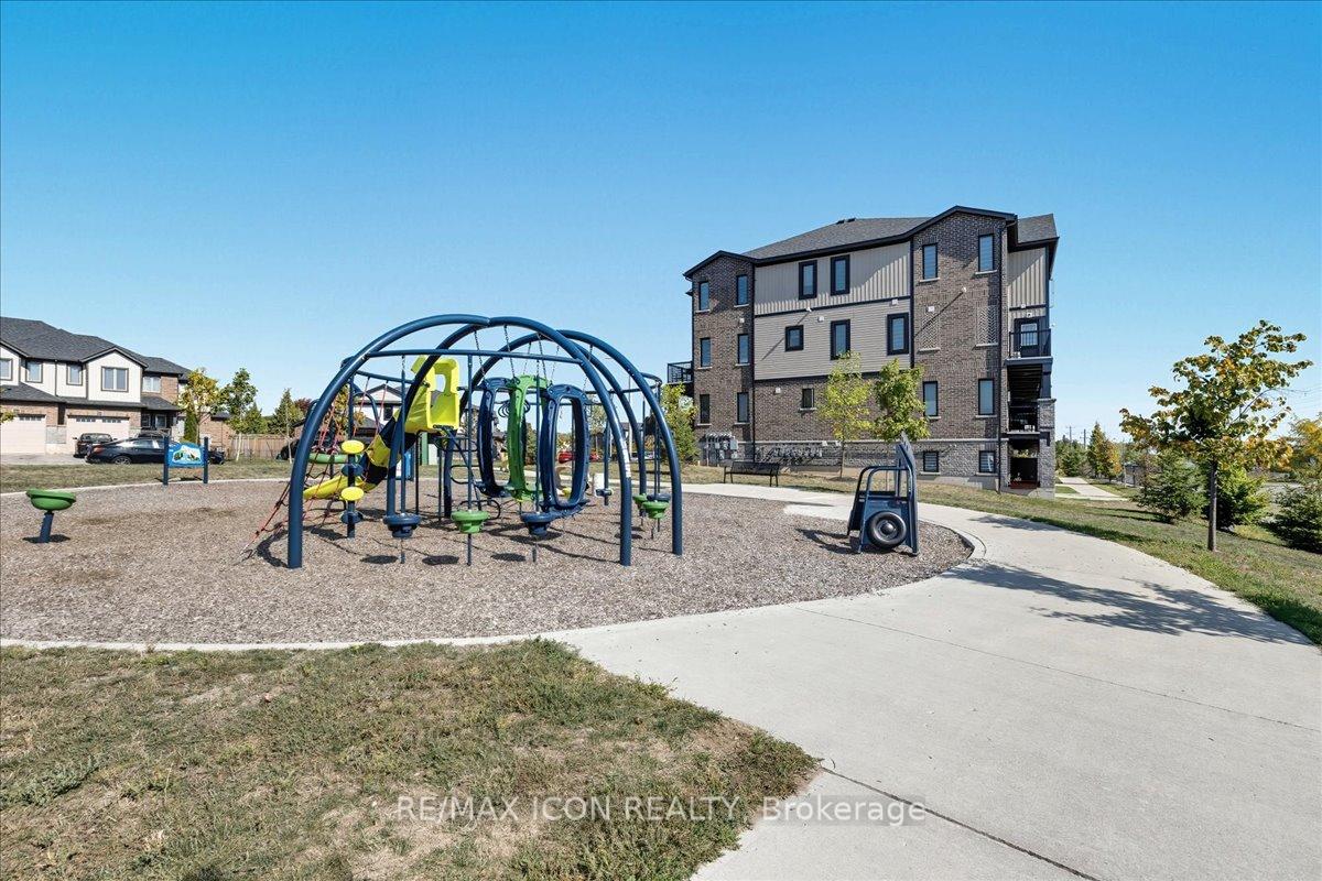 Photo 16 of Unit D11, 160 Rochefort Street, Kitchener — HOMEH