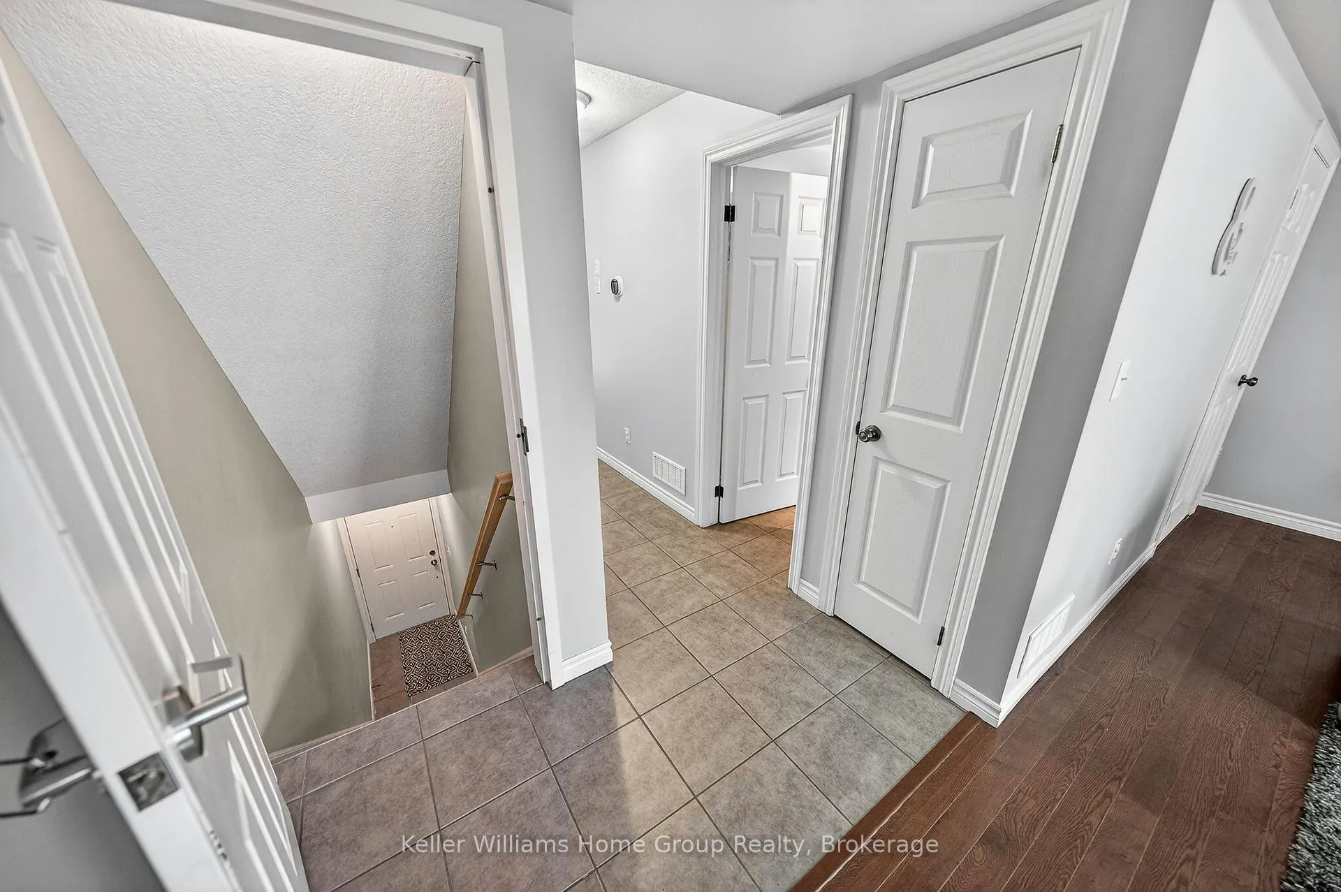 Photo 4 of Unit 35B, 15 Carere Crescent, Guelph, Victoria North — HOMEH