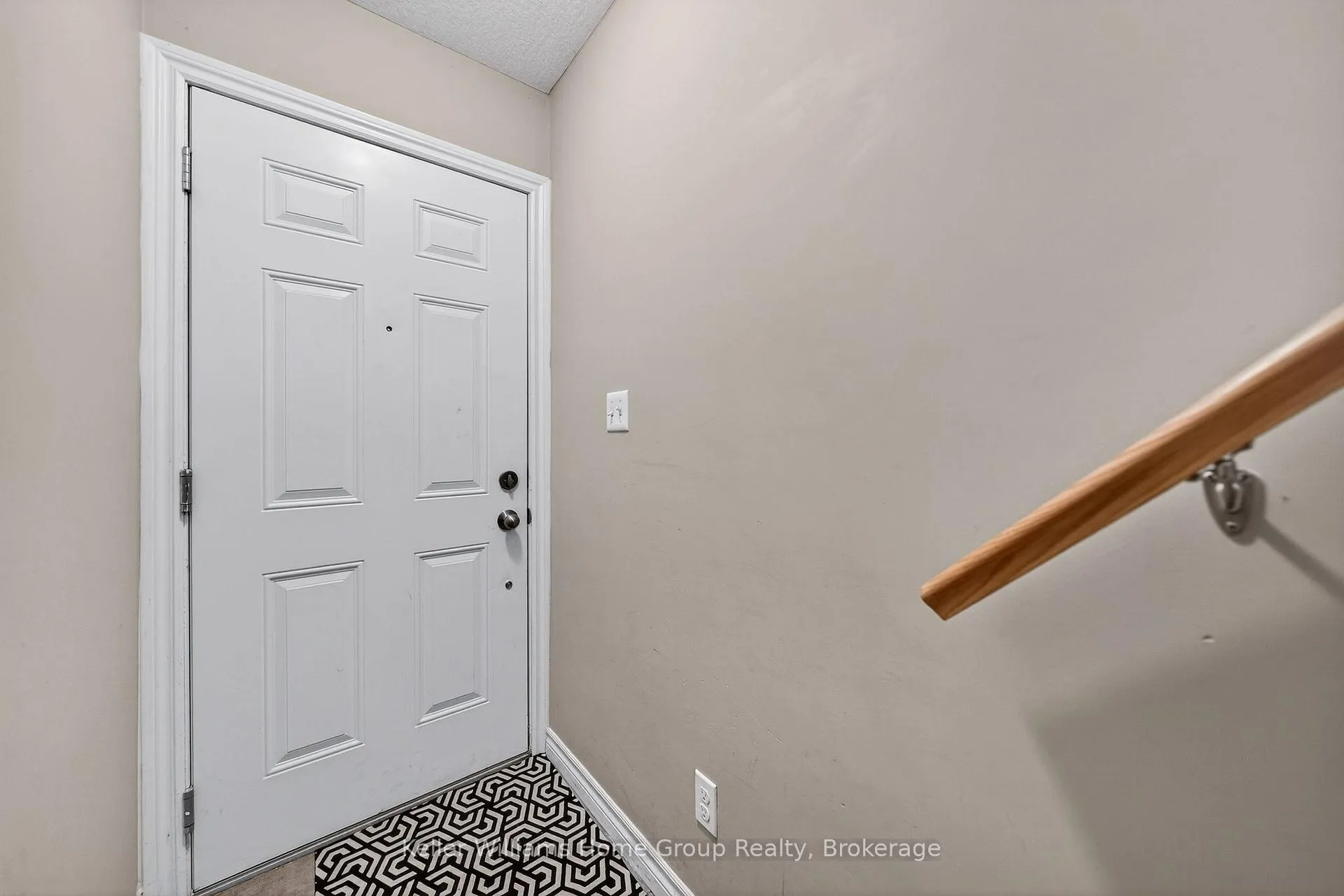 Photo 5 of Unit 35B, 15 Carere Crescent, Guelph, Victoria North — HOMEH