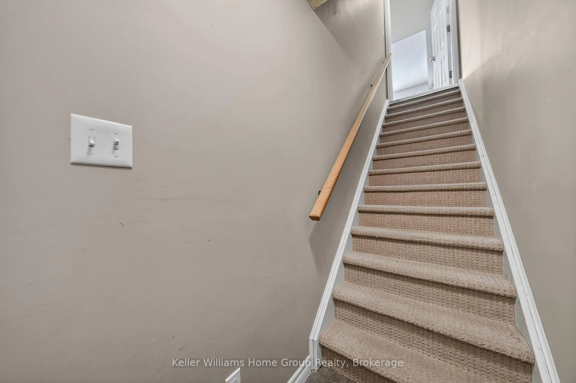 Photo 6 of Unit 35B, 15 Carere Crescent, Guelph, Victoria North — HOMEH