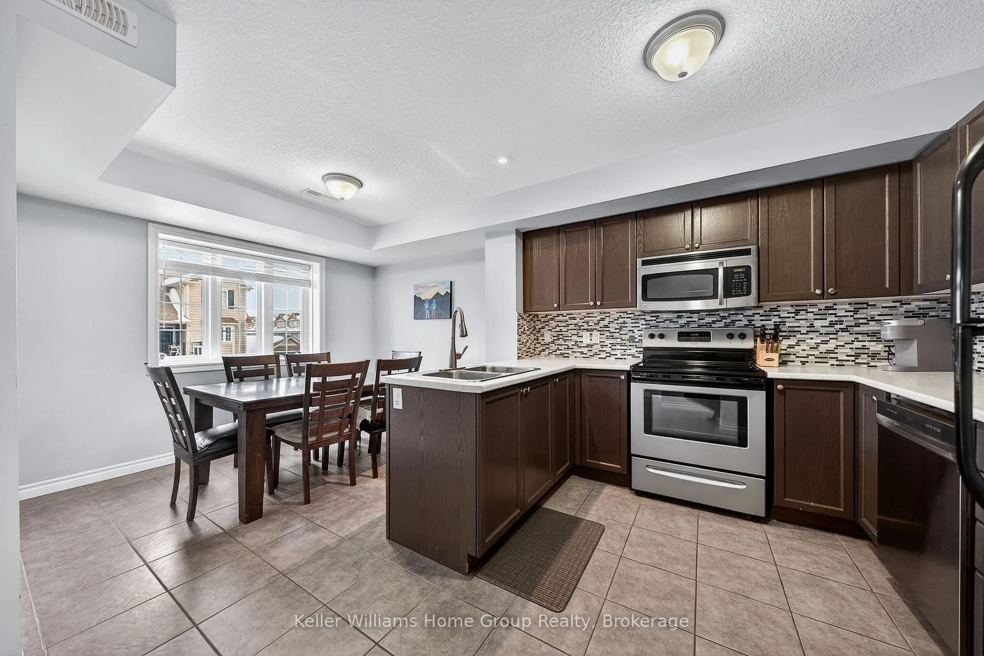 Photo 11 of Unit 35B, 15 Carere Crescent, Guelph, Victoria North — HOMEH