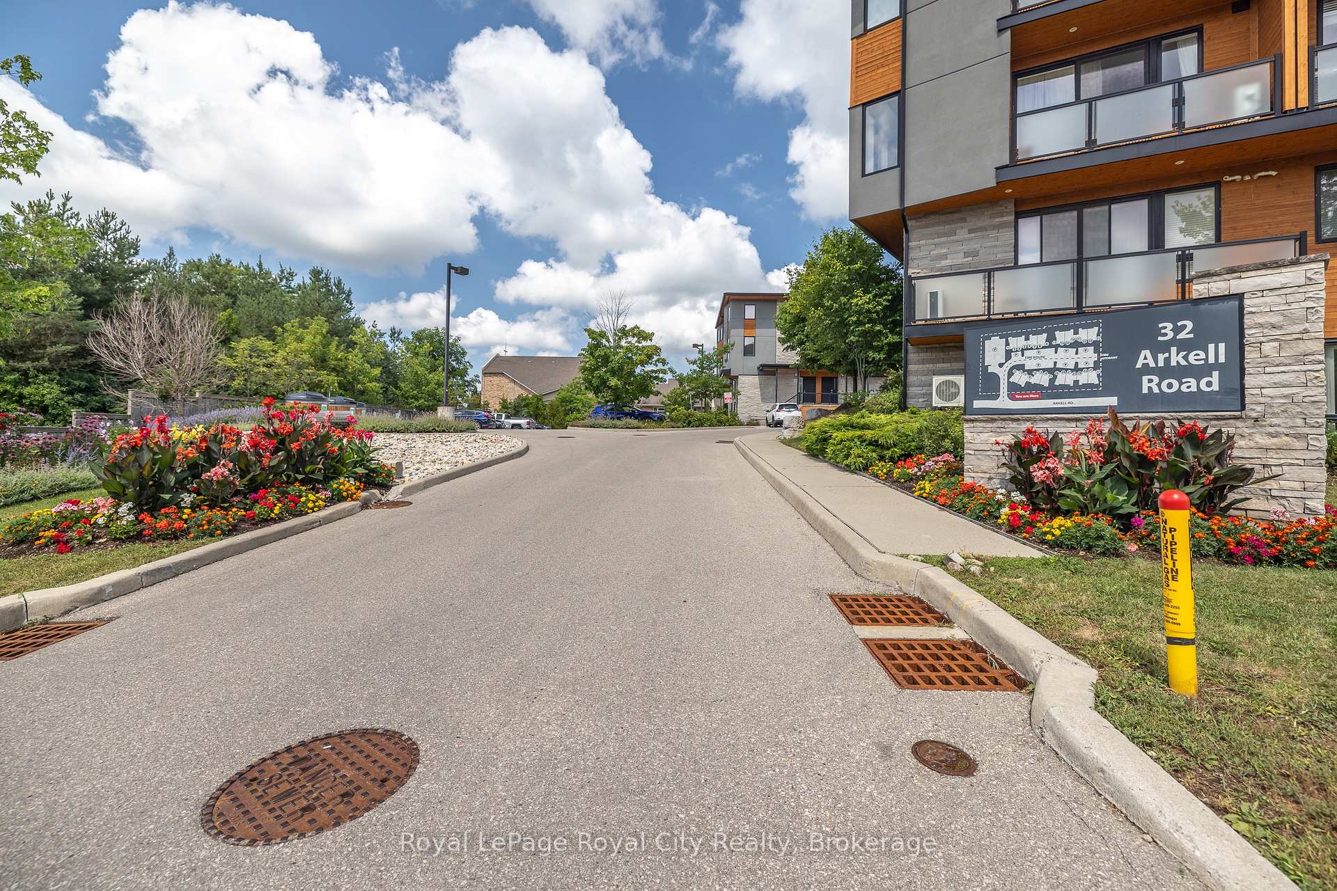 Photo 1 of Unit 17, 32 Arkell Road, Guelph, Kortright East — HOMEH