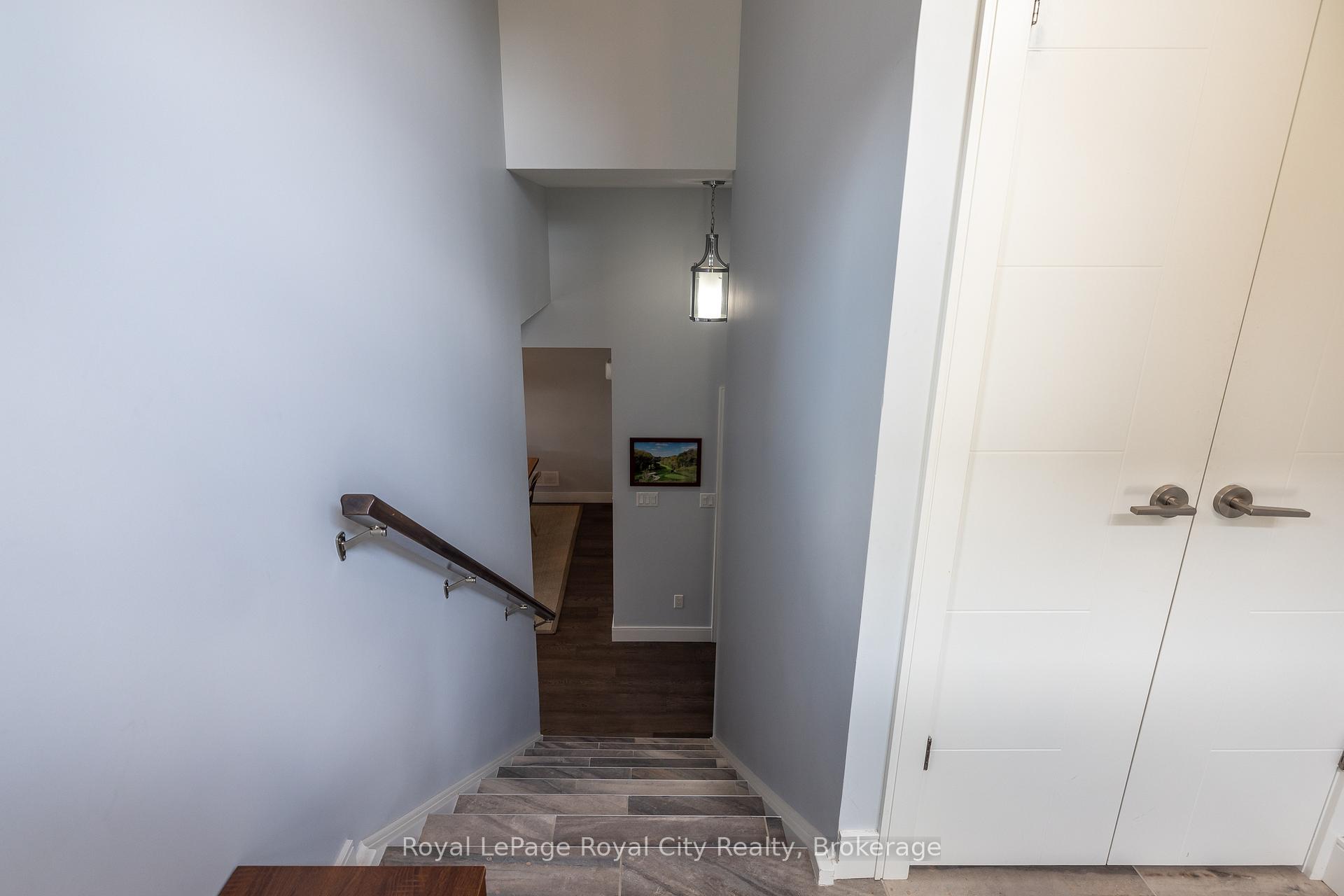 Photo 8 of Unit 17, 32 Arkell Road, Guelph, Kortright East — HOMEH