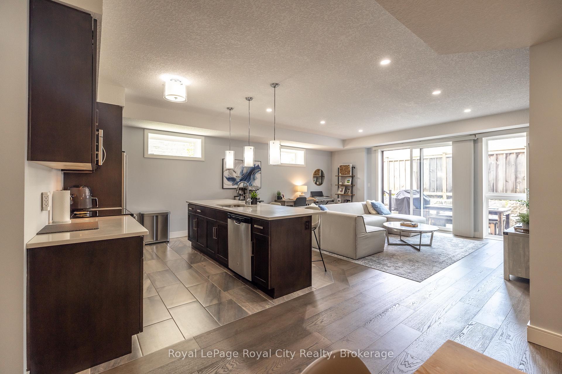 Photo 12 of Unit 17, 32 Arkell Road, Guelph, Kortright East — HOMEH