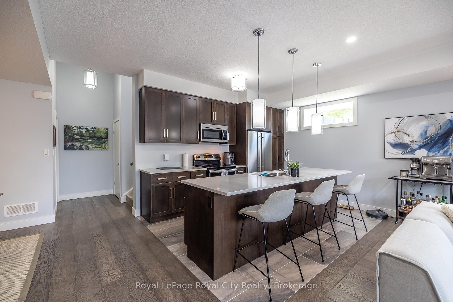 Photo 14 of Unit 17, 32 Arkell Road, Guelph, Kortright East — HOMEH