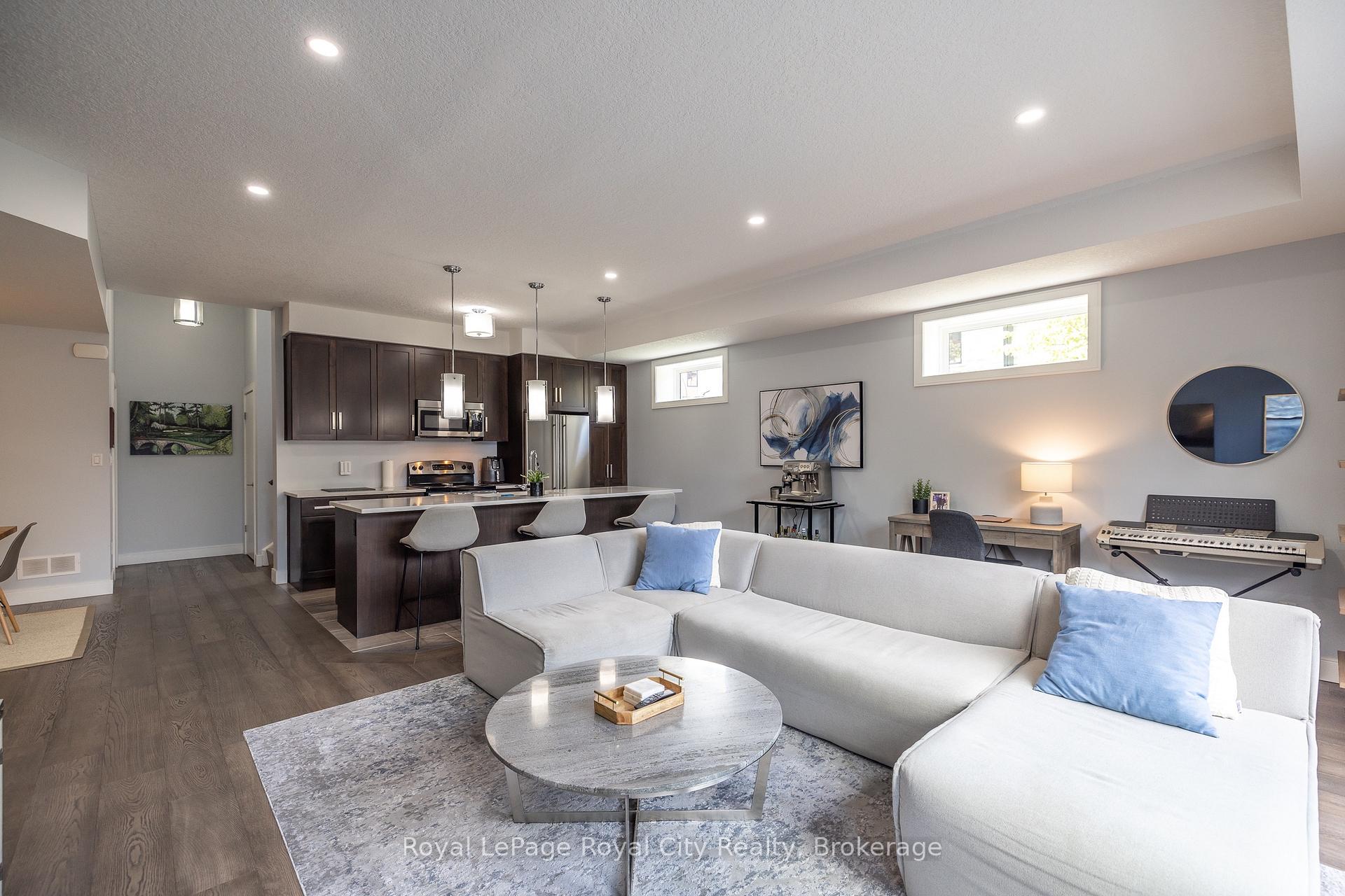 Photo 18 of Unit 17, 32 Arkell Road, Guelph, Kortright East — HOMEH